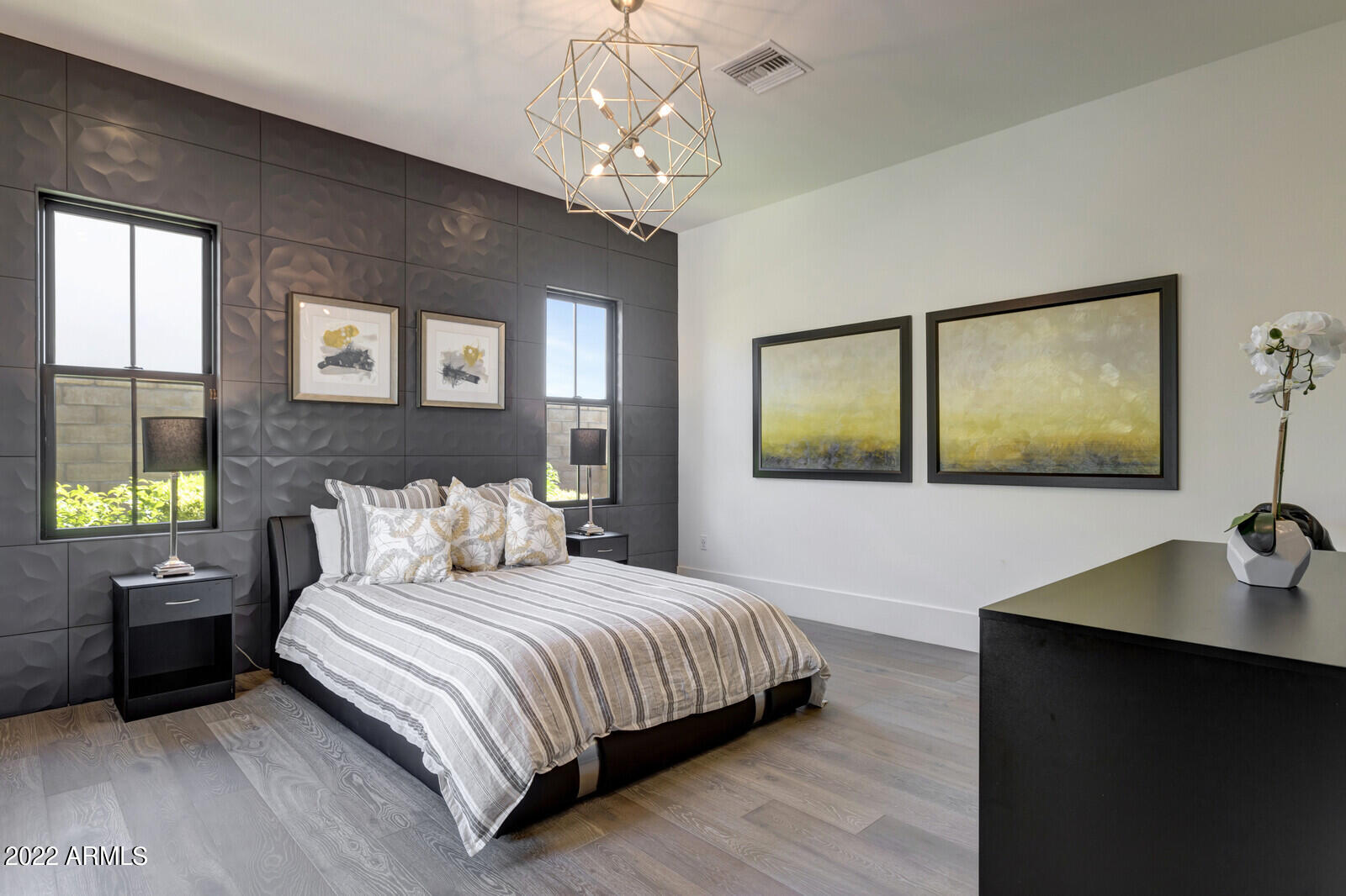WHITE HORSE - Residential