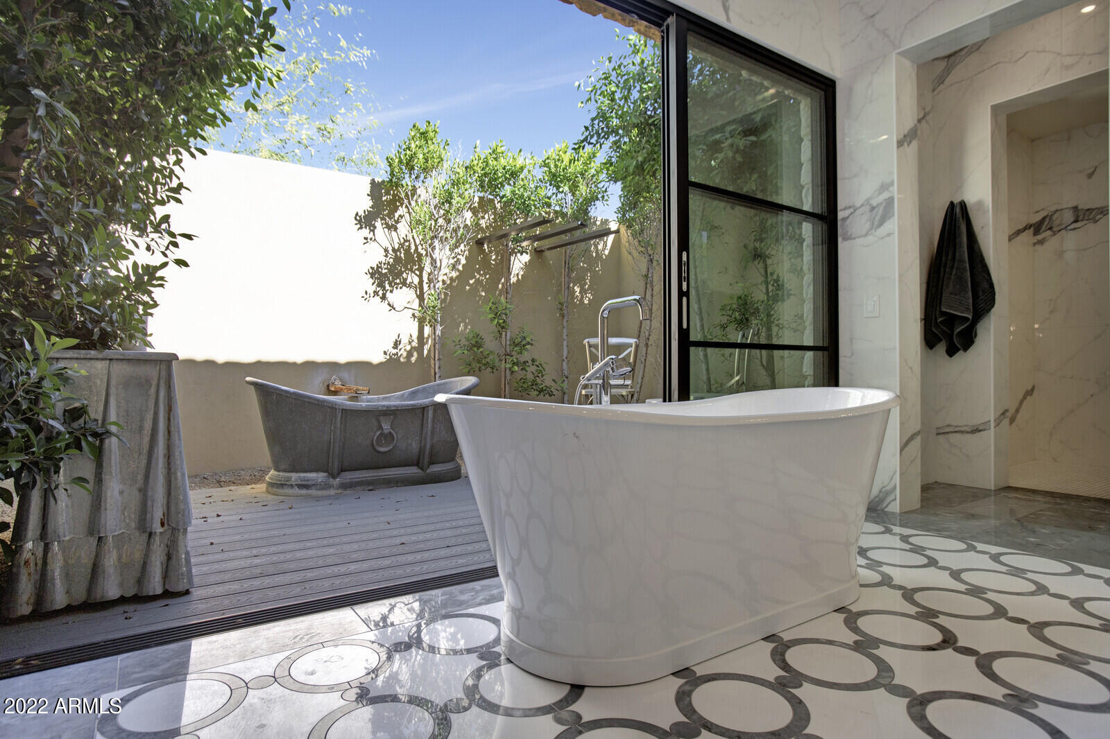 WHITE HORSE - Residential