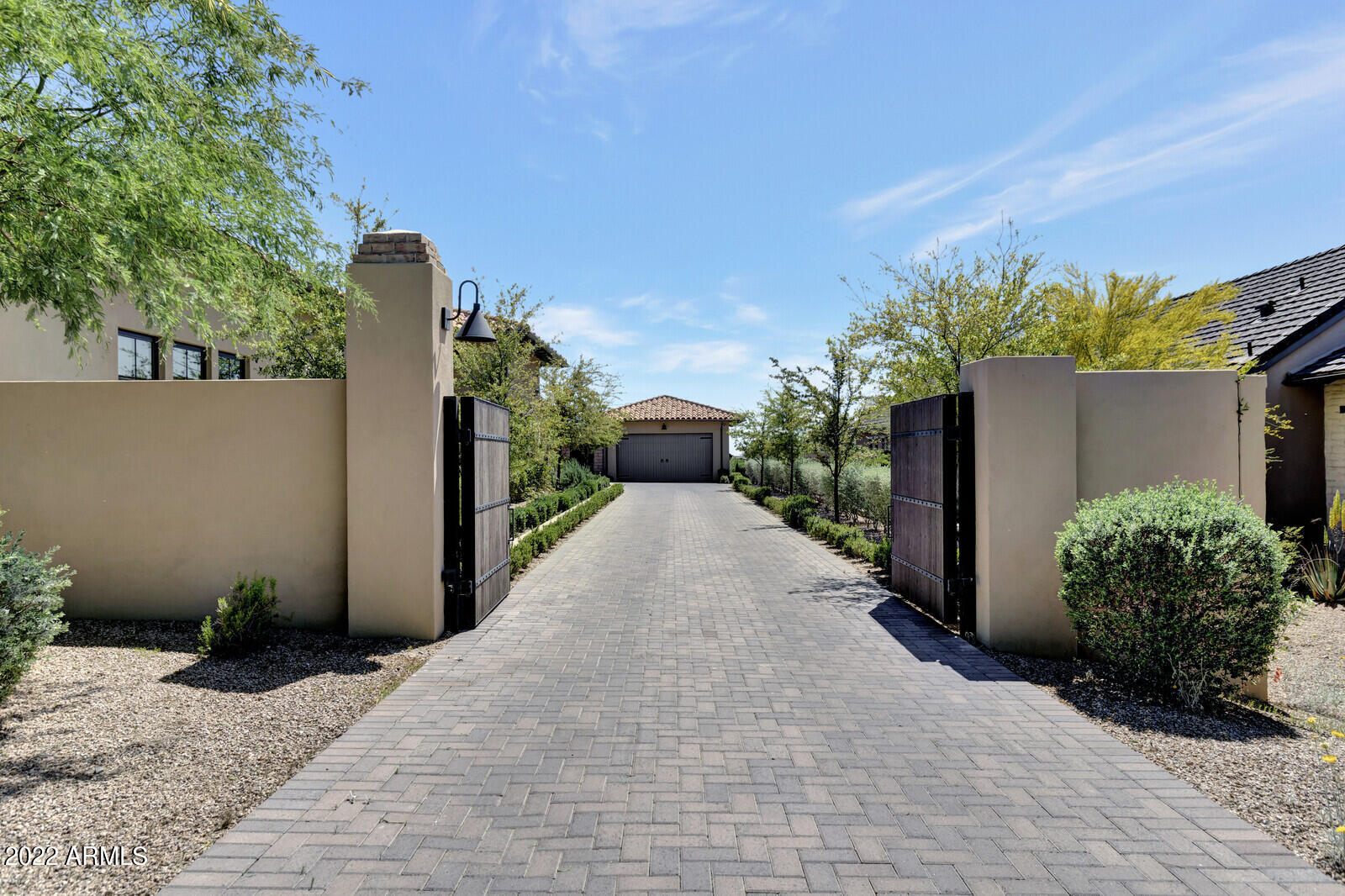 WHITE HORSE - Residential