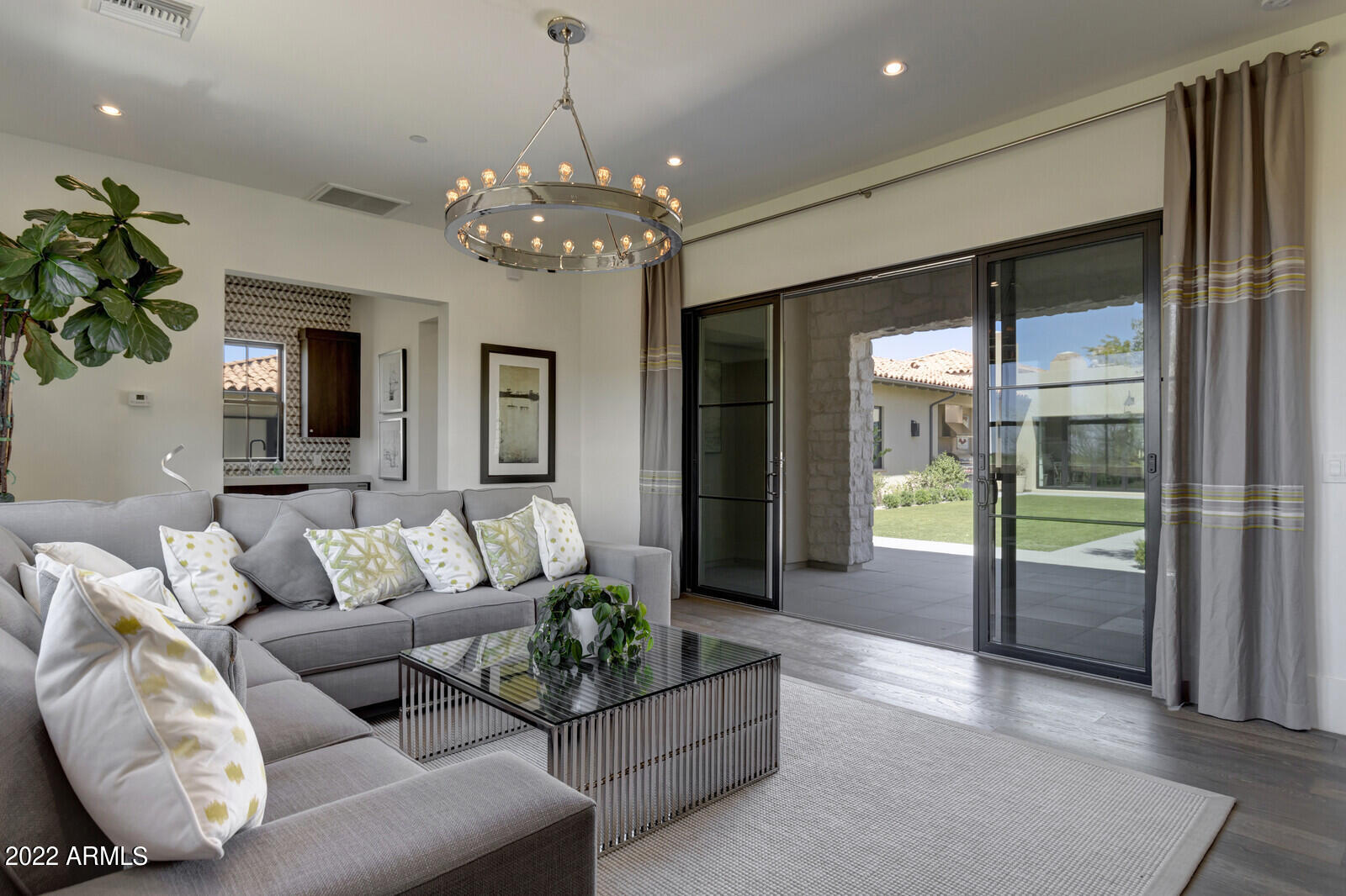 WHITE HORSE - Residential