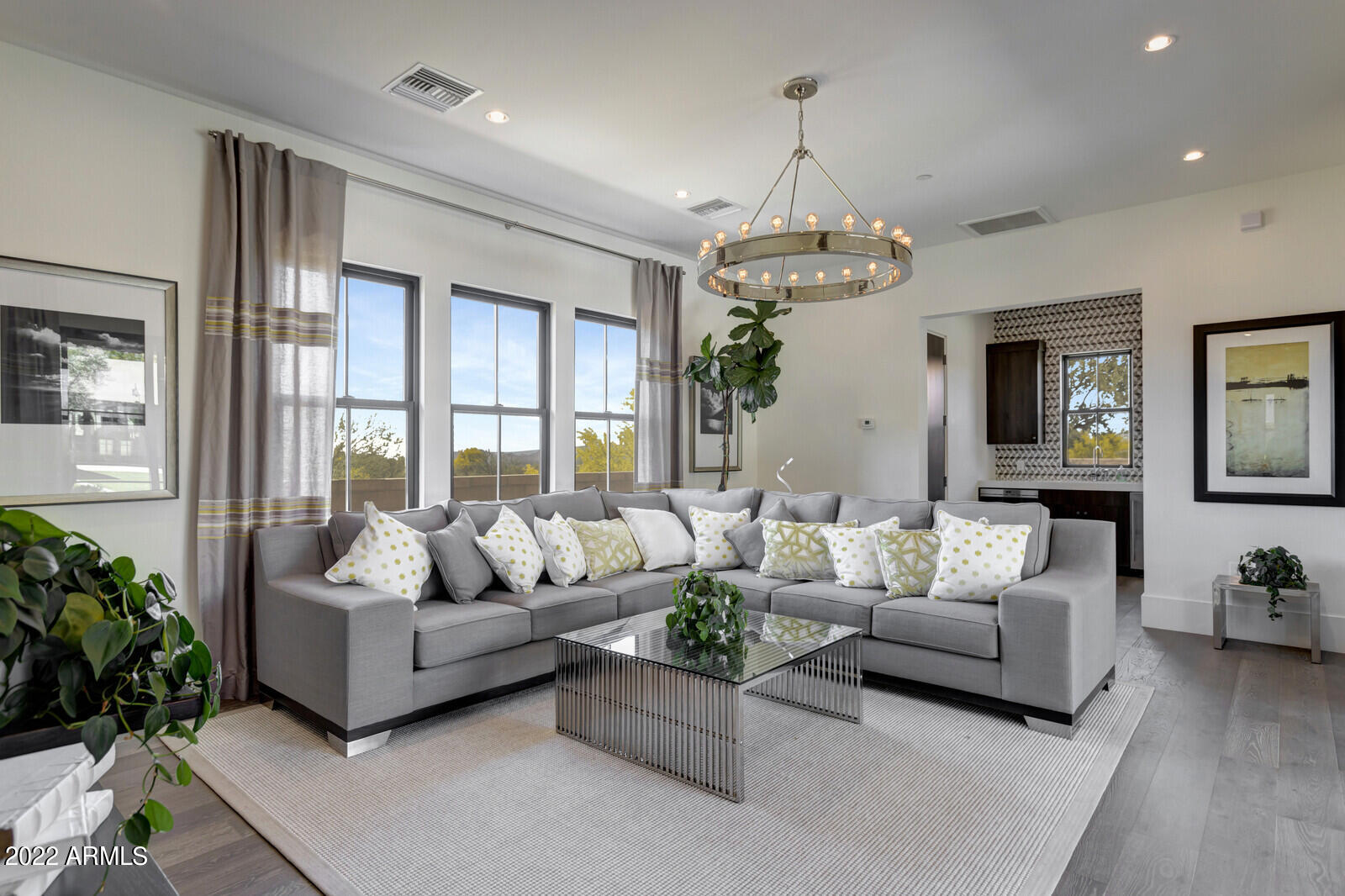 WHITE HORSE - Residential