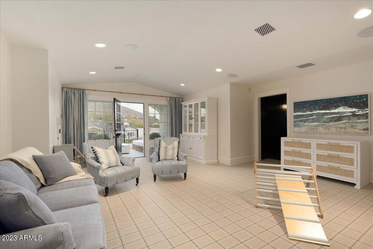 CHARNWOOD 2 - Residential