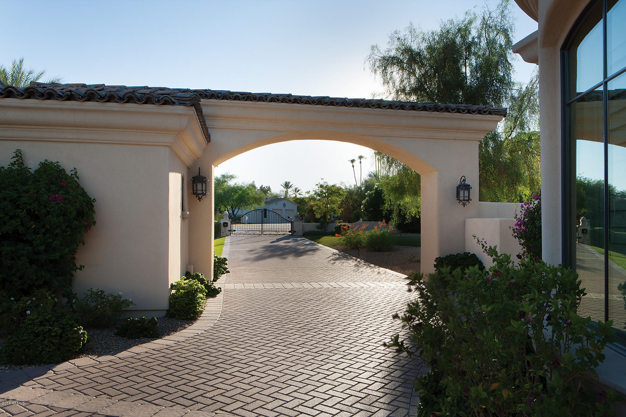 WHISPERING HILLS - Residential