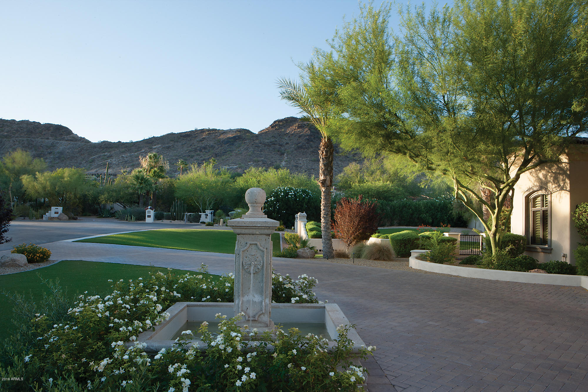 WHISPERING HILLS - Residential