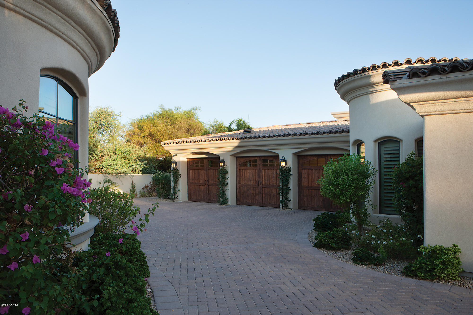 WHISPERING HILLS - Residential