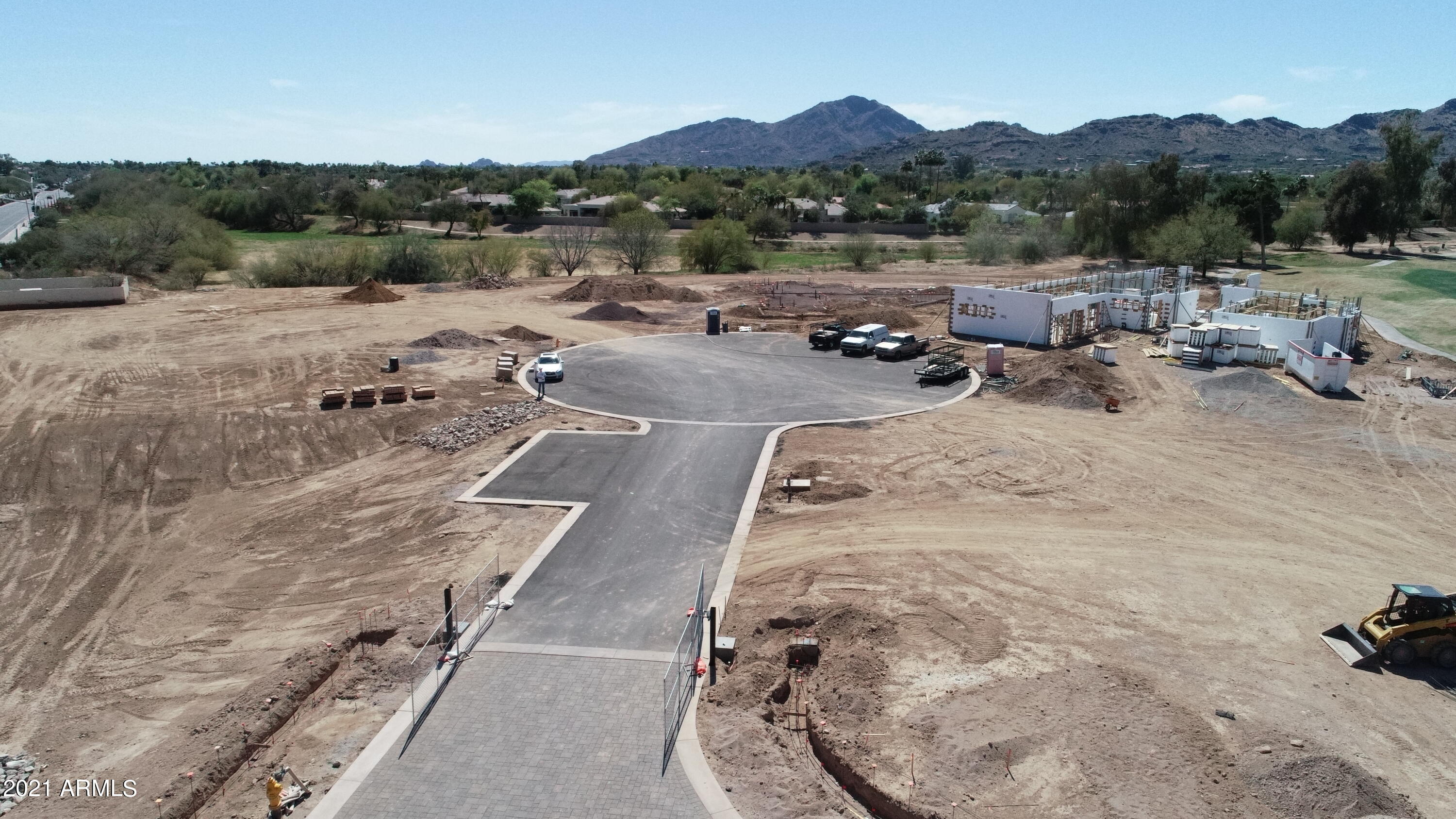 IRONWOOD GOLF VILLAS - Residential