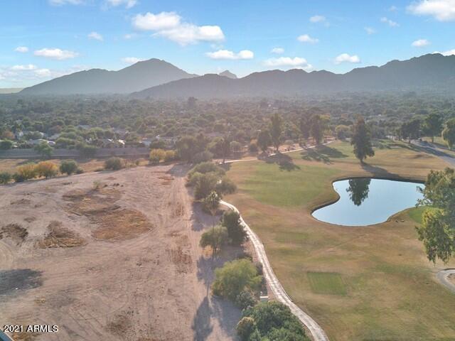 IRONWOOD GOLF VILLAS - Residential