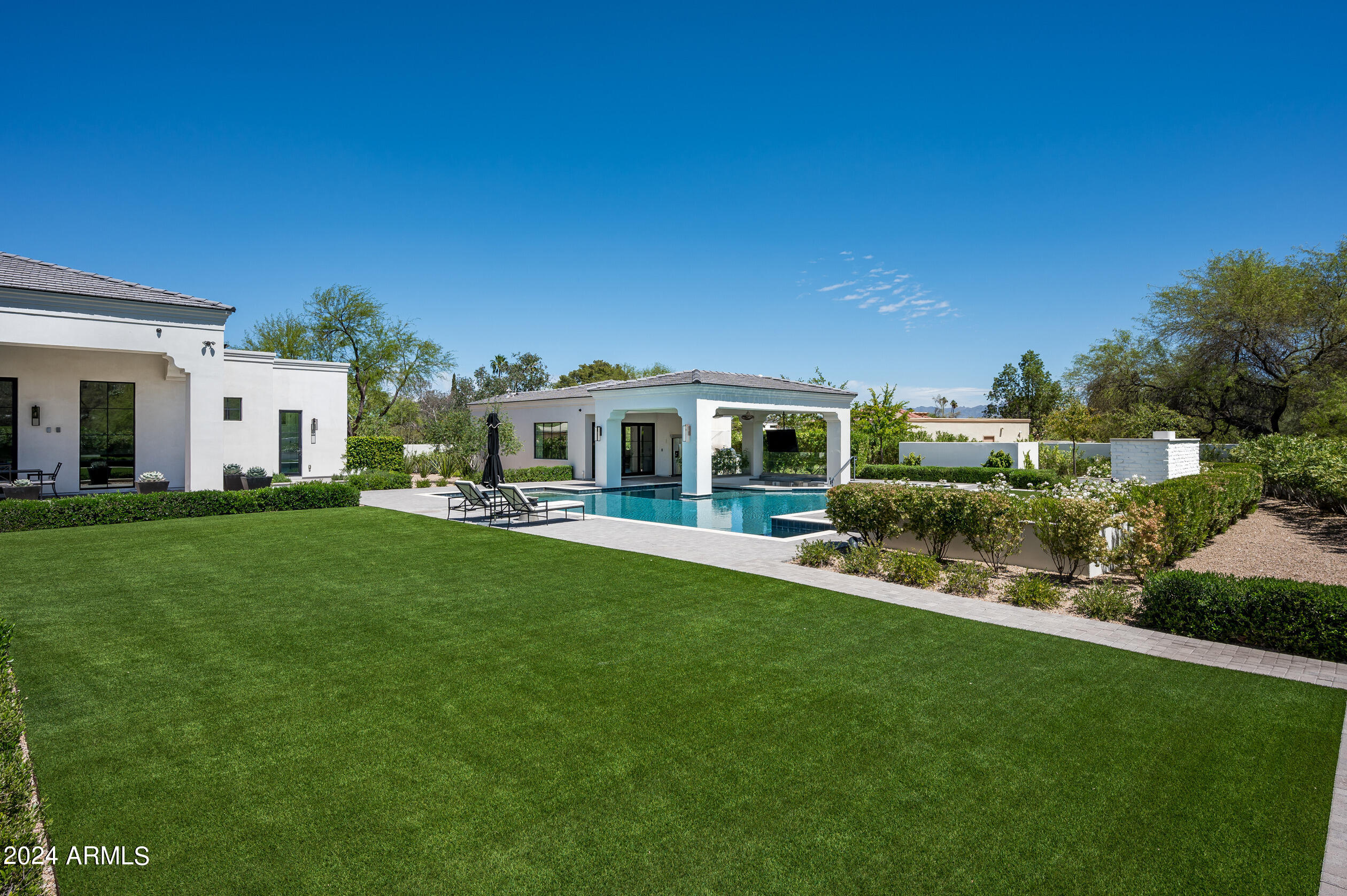 MOCKINGBIRD SQUARE - Residential