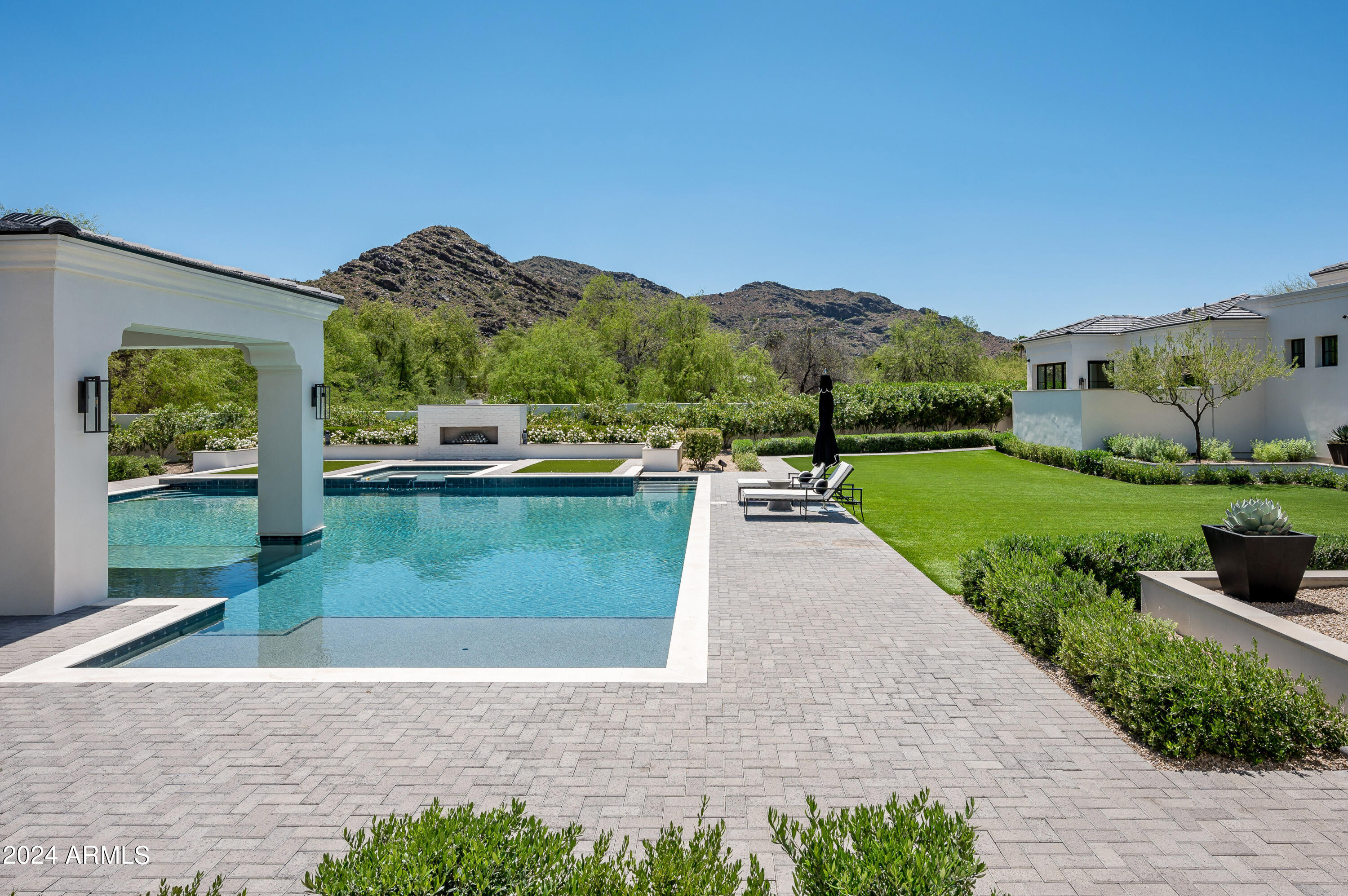 MOCKINGBIRD SQUARE - Residential