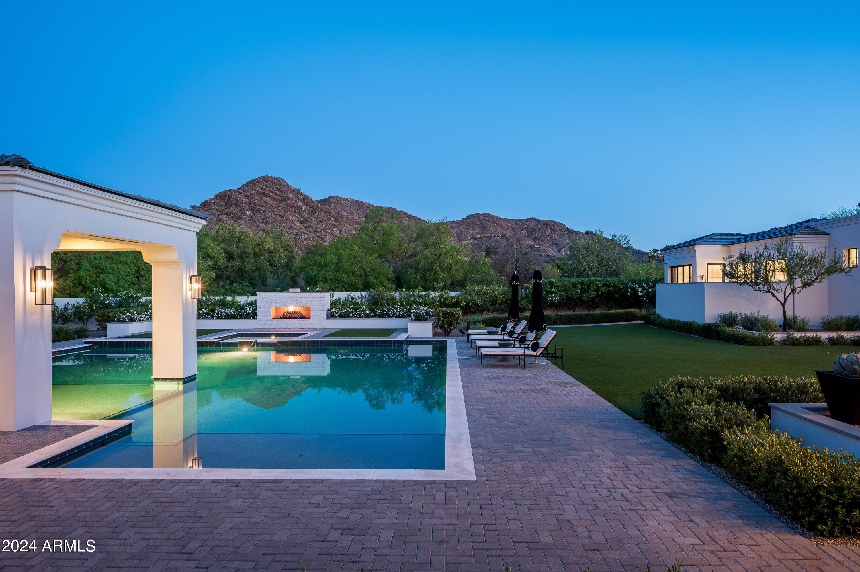 MOCKINGBIRD SQUARE - Residential