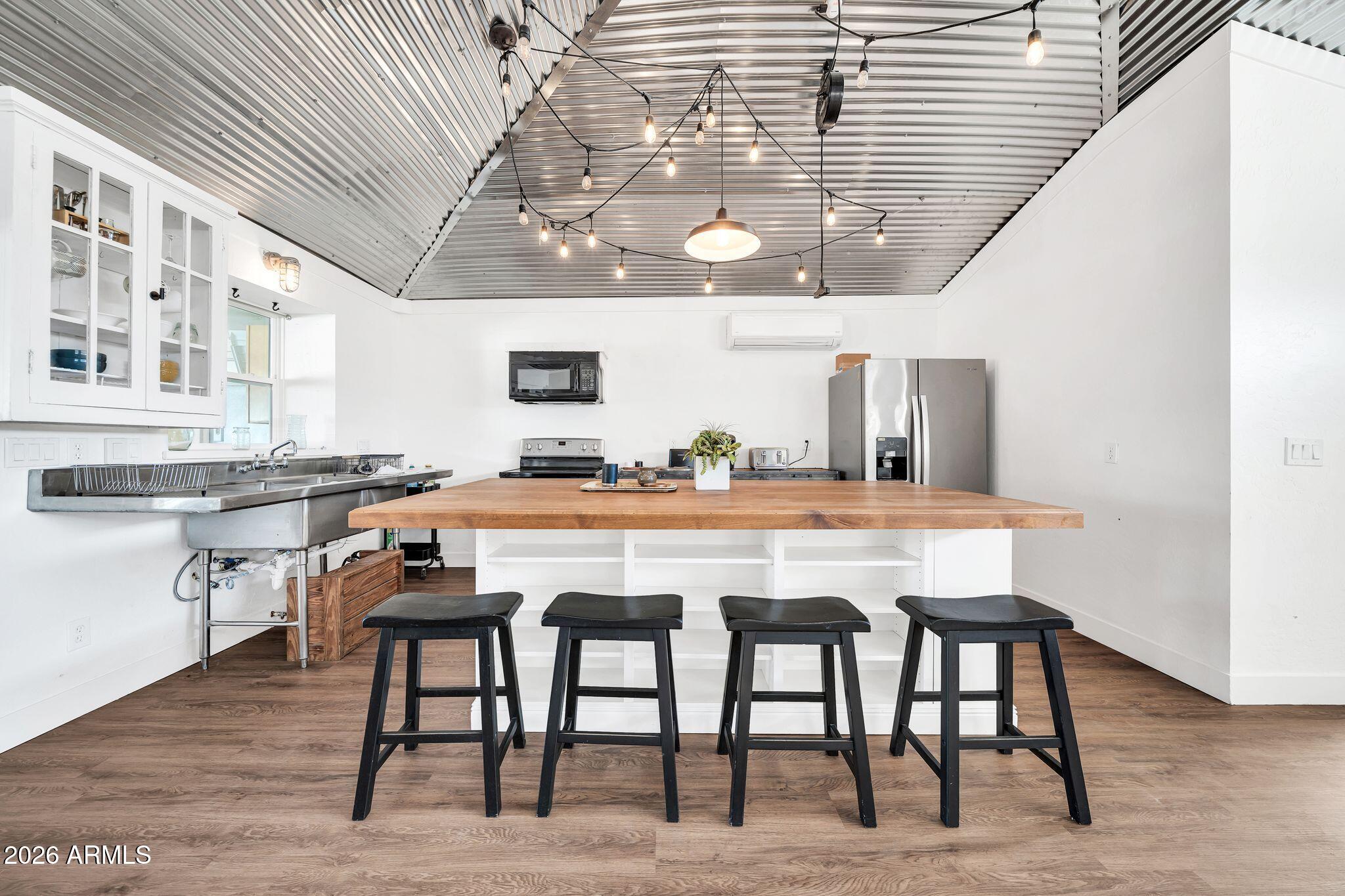 UPSHAW DESERT GARDENS - Residential