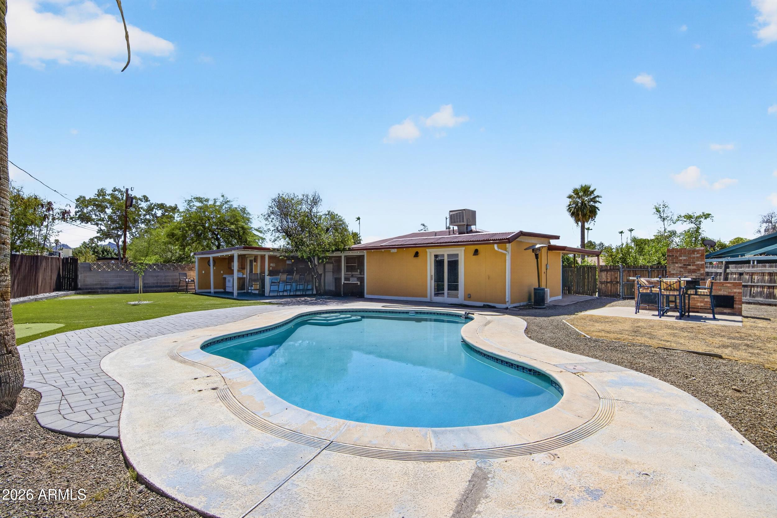 UPSHAW DESERT GARDENS - Residential