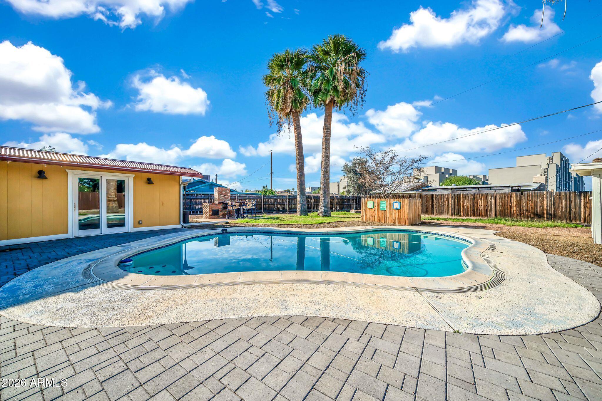 UPSHAW DESERT GARDENS - Residential