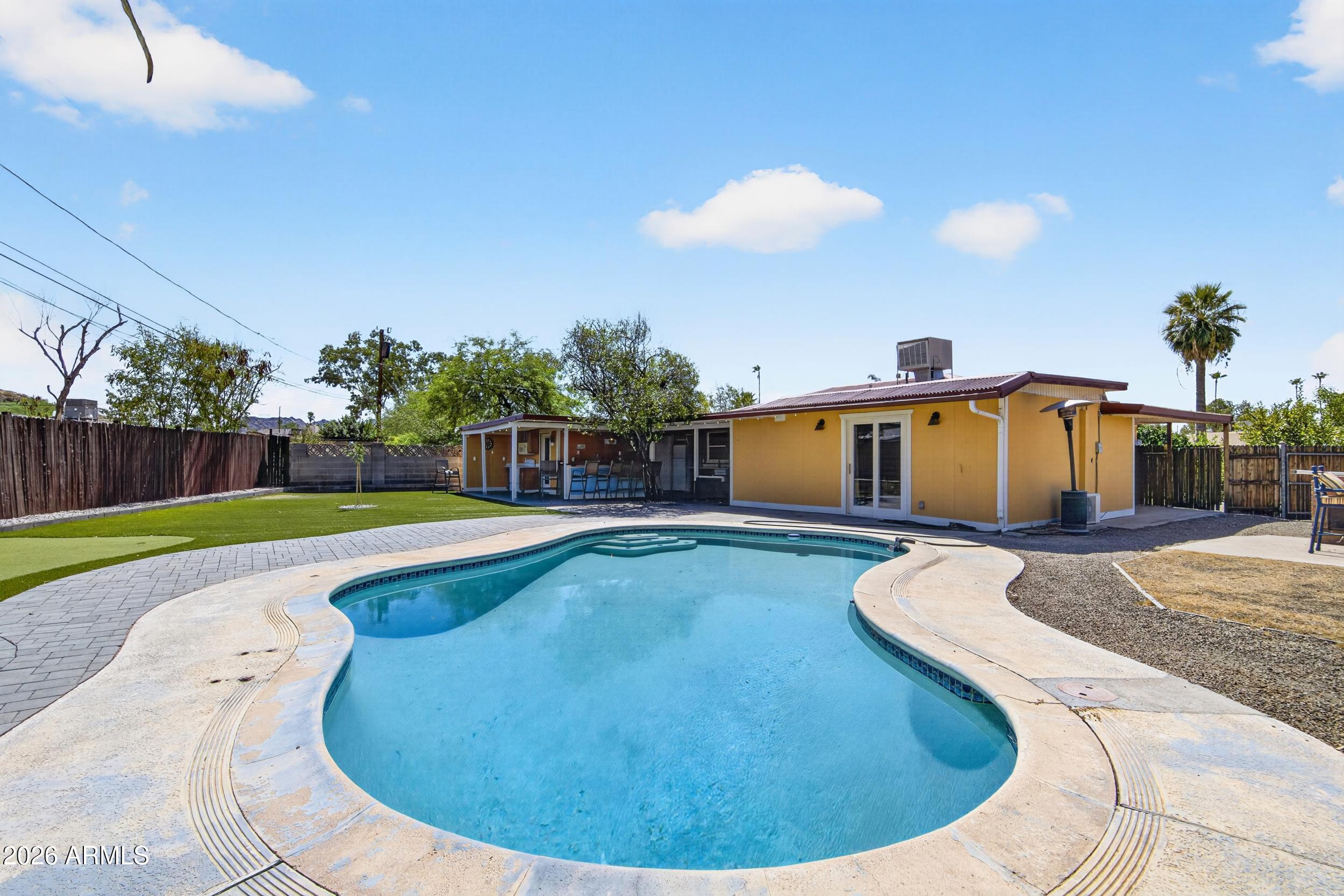 UPSHAW DESERT GARDENS - Residential