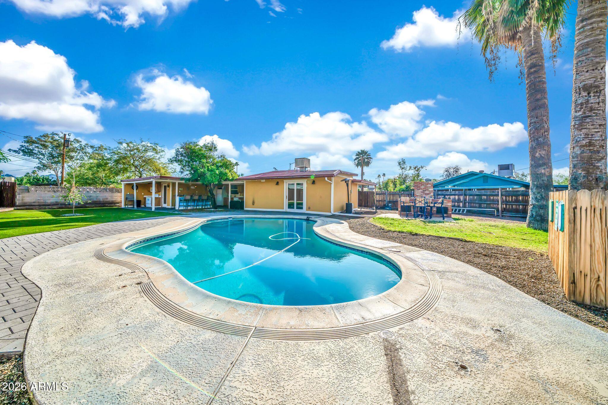 UPSHAW DESERT GARDENS - Residential