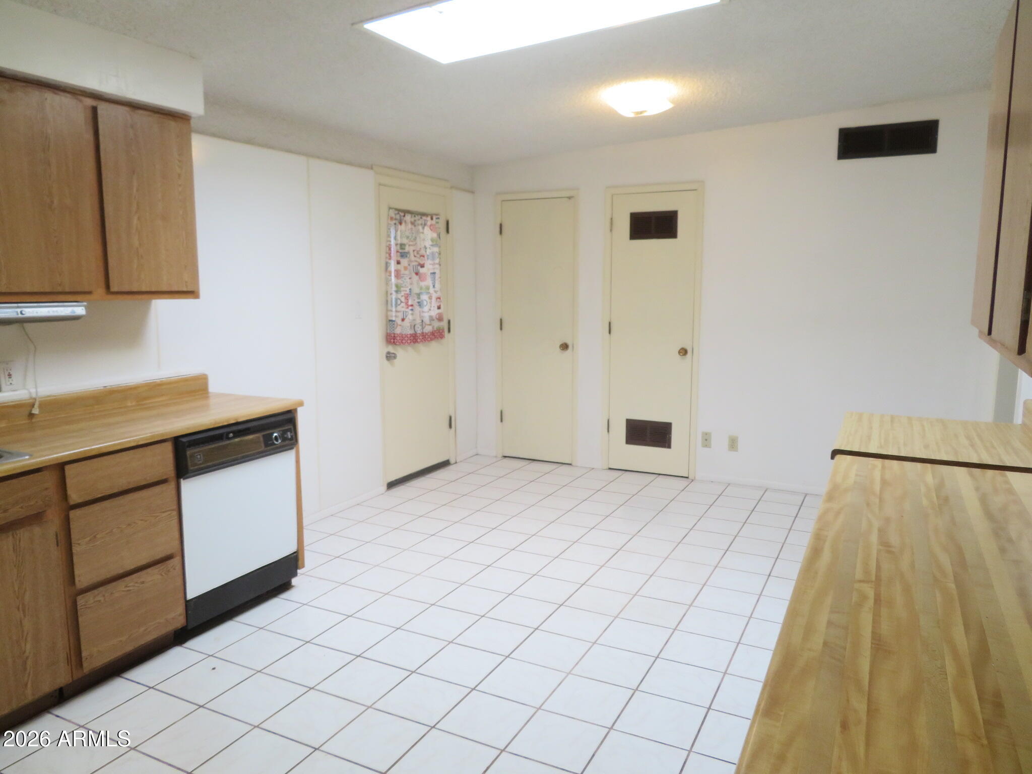 VILLAGE TERRACE 2 - Residential