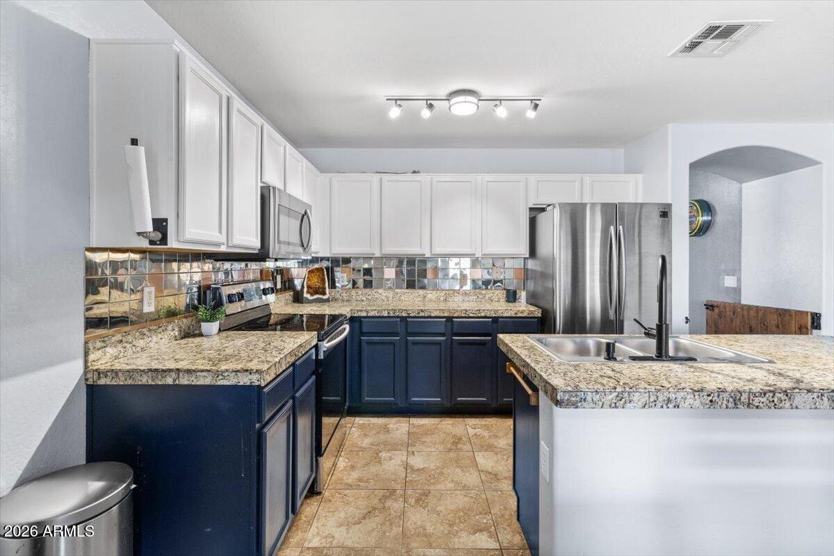 MAGMA RANCH I UNIT 3 - Residential