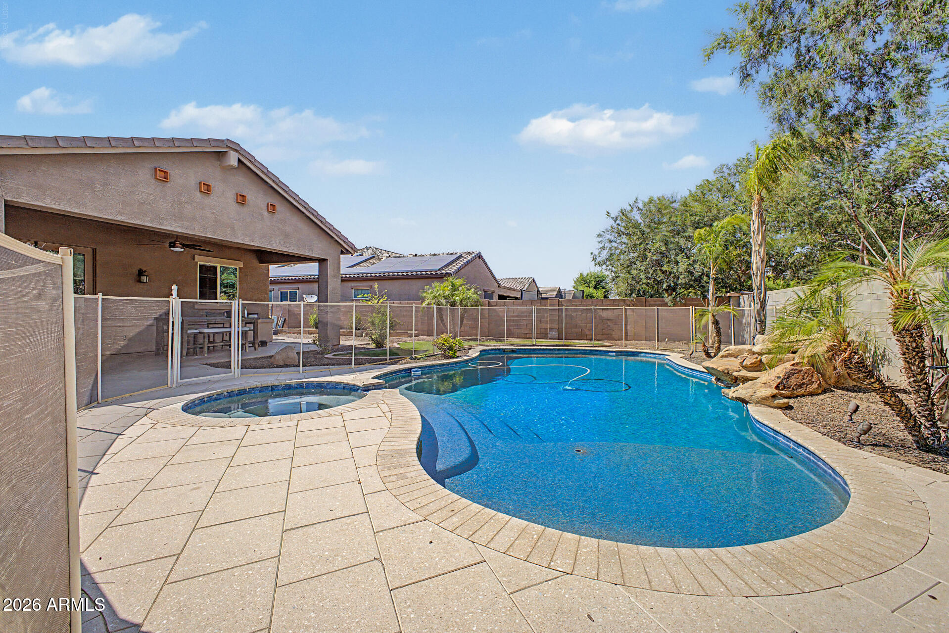 MAPLEWOOD COURT - Residential