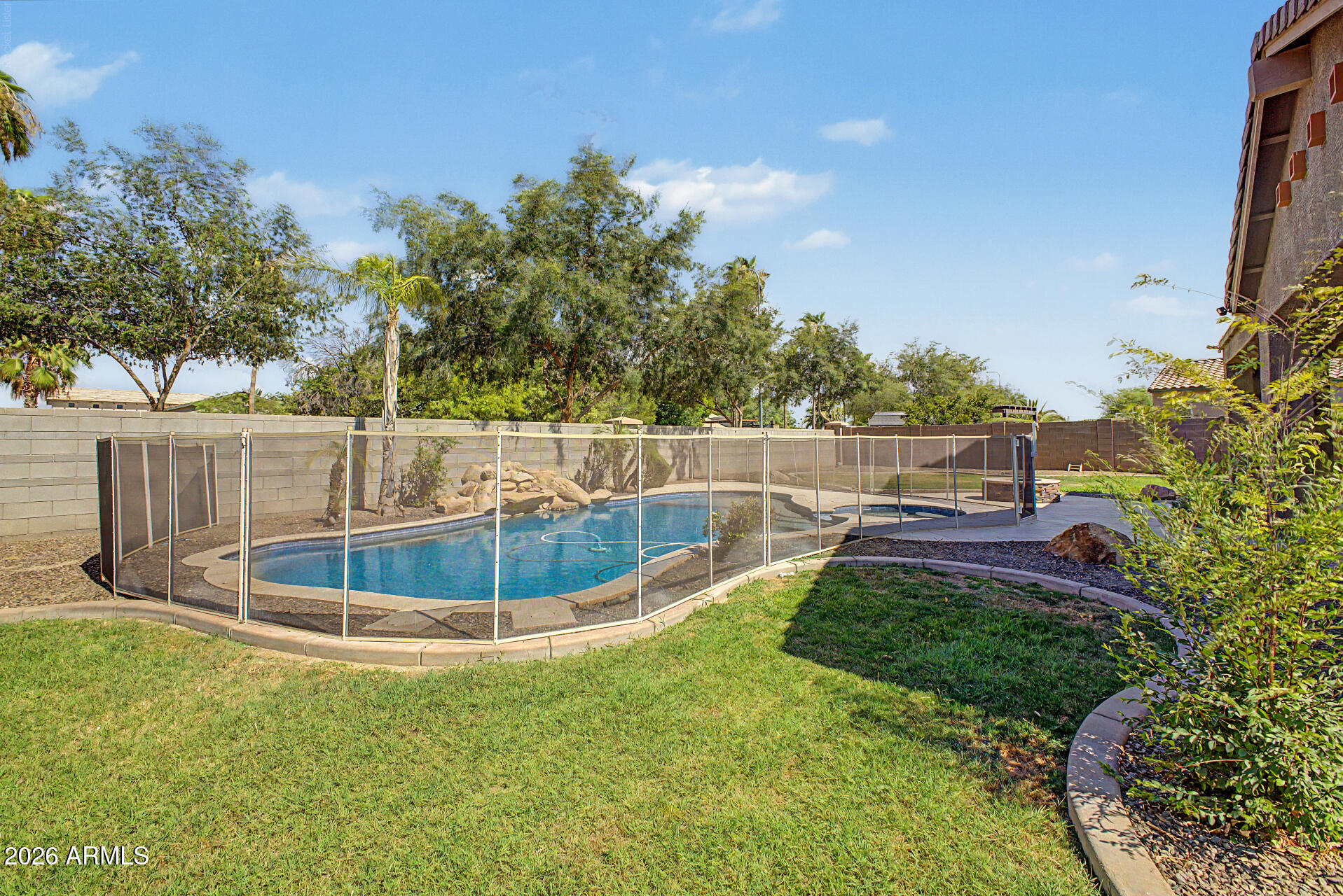 MAPLEWOOD COURT - Residential