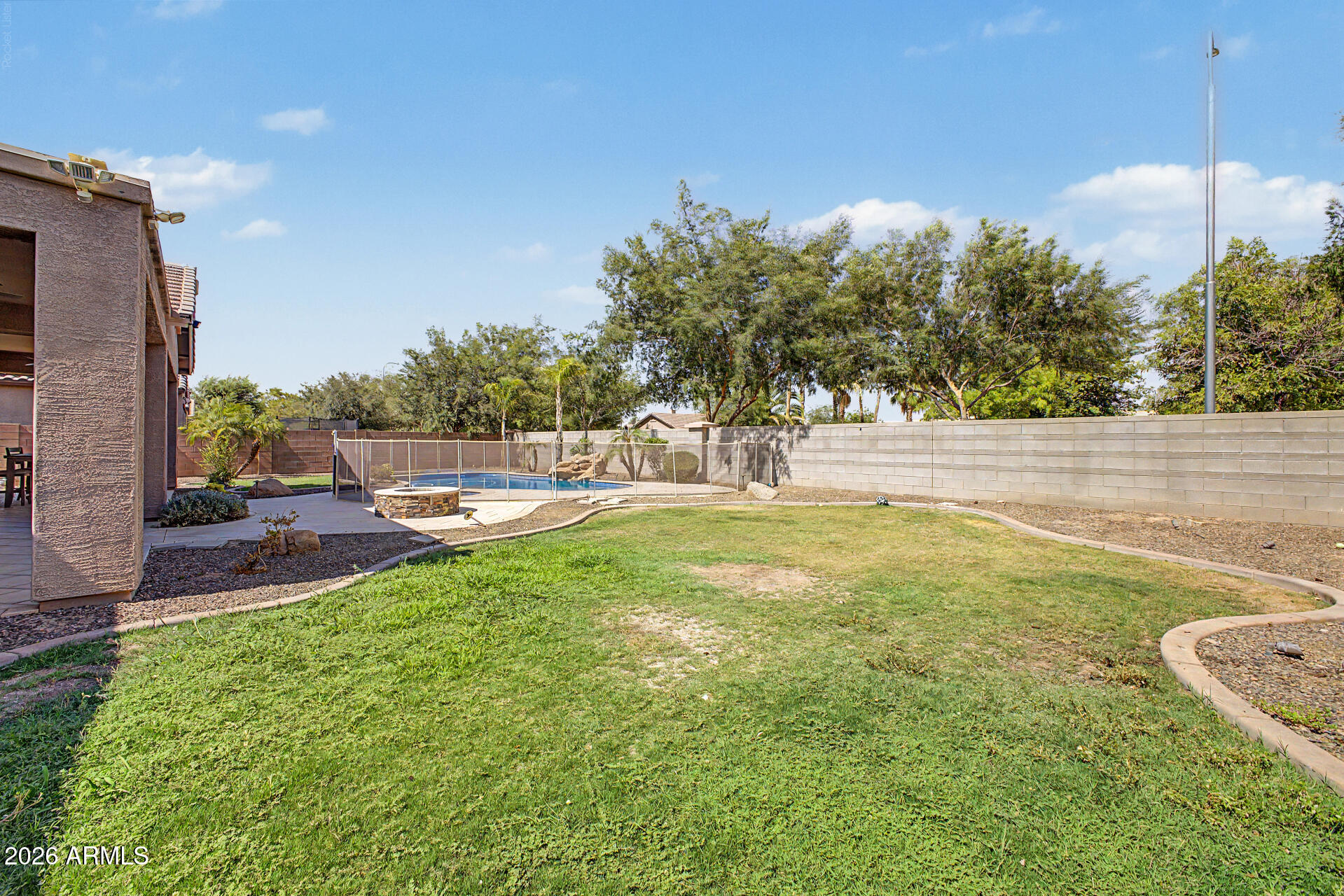 MAPLEWOOD COURT - Residential