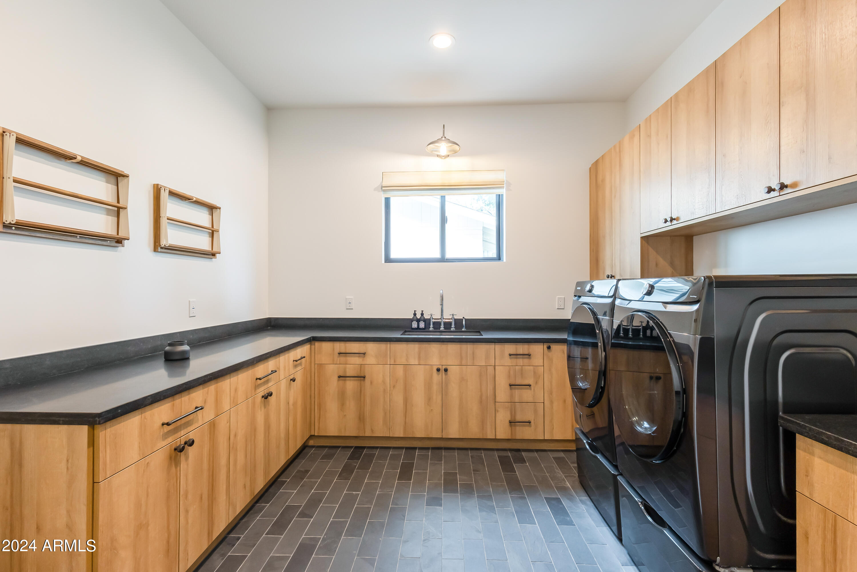 HIGHLANDVIEW - Residential