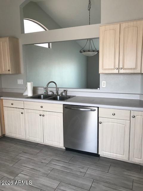 BARCLAYS SUNCLIFF AMD REPLAT - Residential Lease