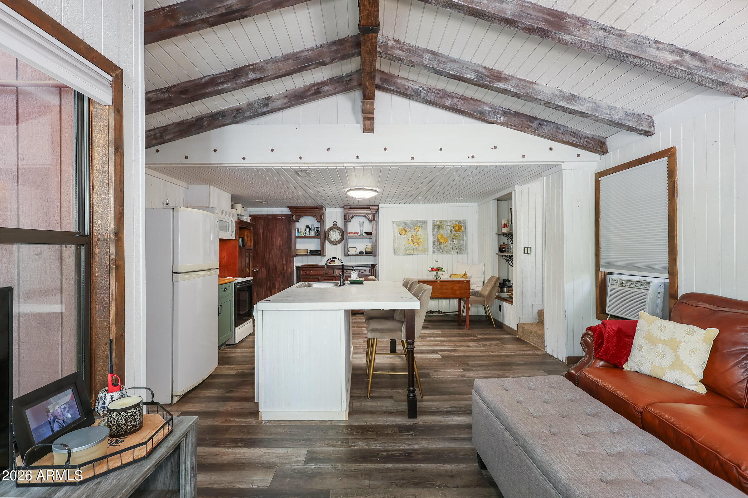 PINEWOOD 9 - Residential