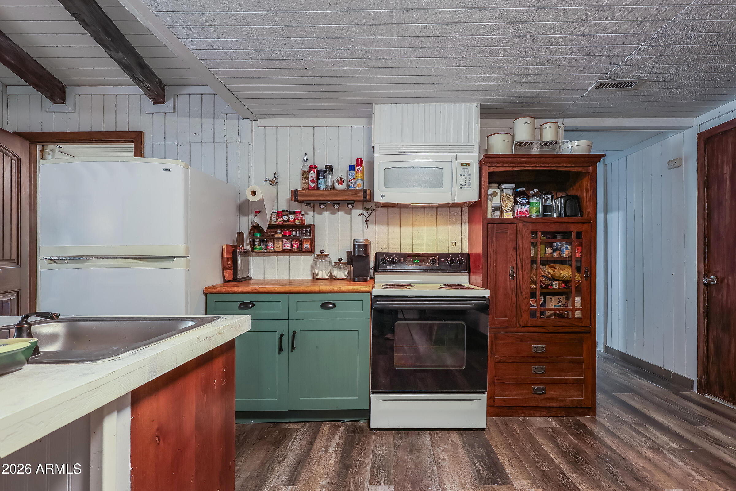 PINEWOOD 9 - Residential