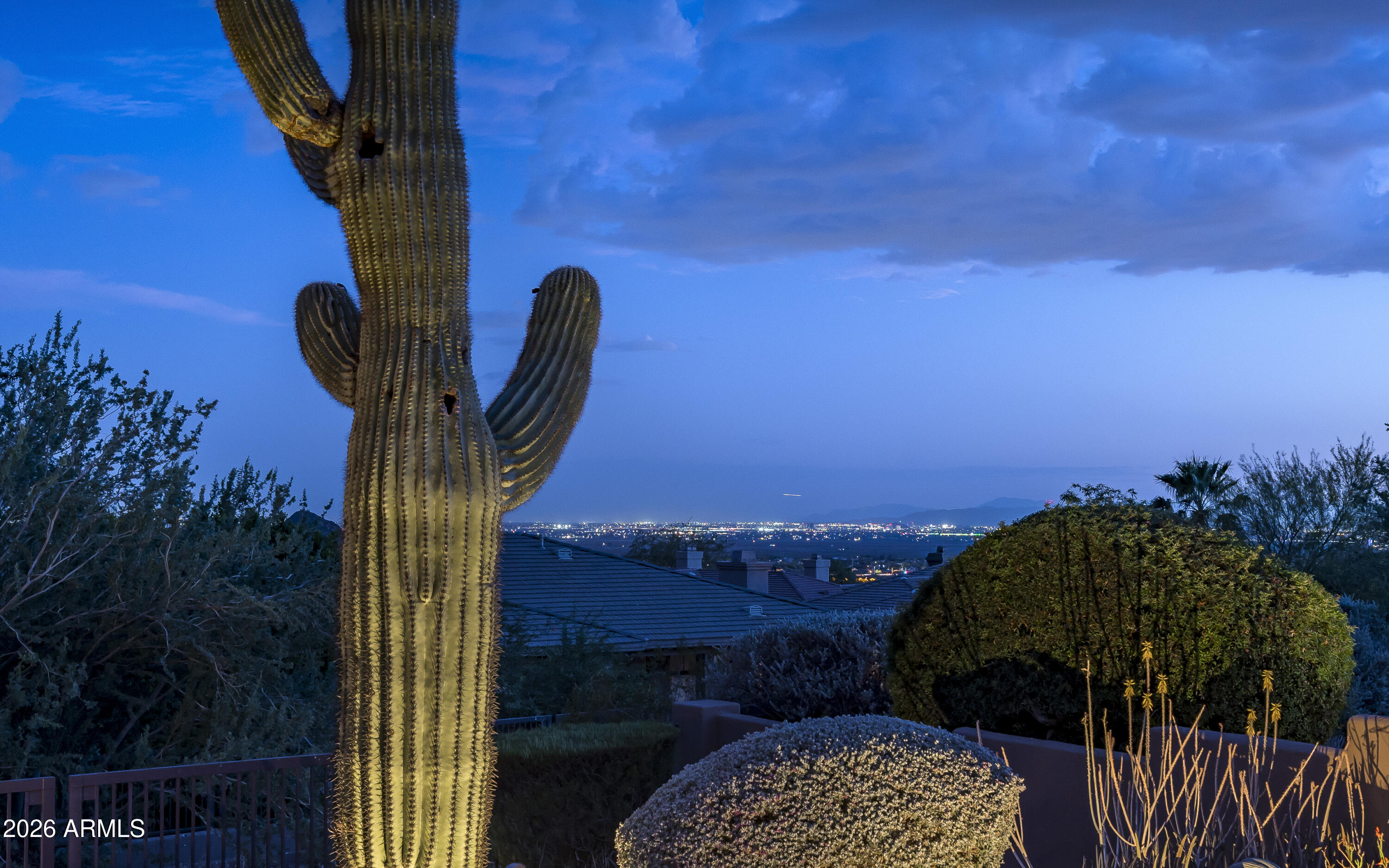 SCOTTSDALE MOUNTAIN - Residential