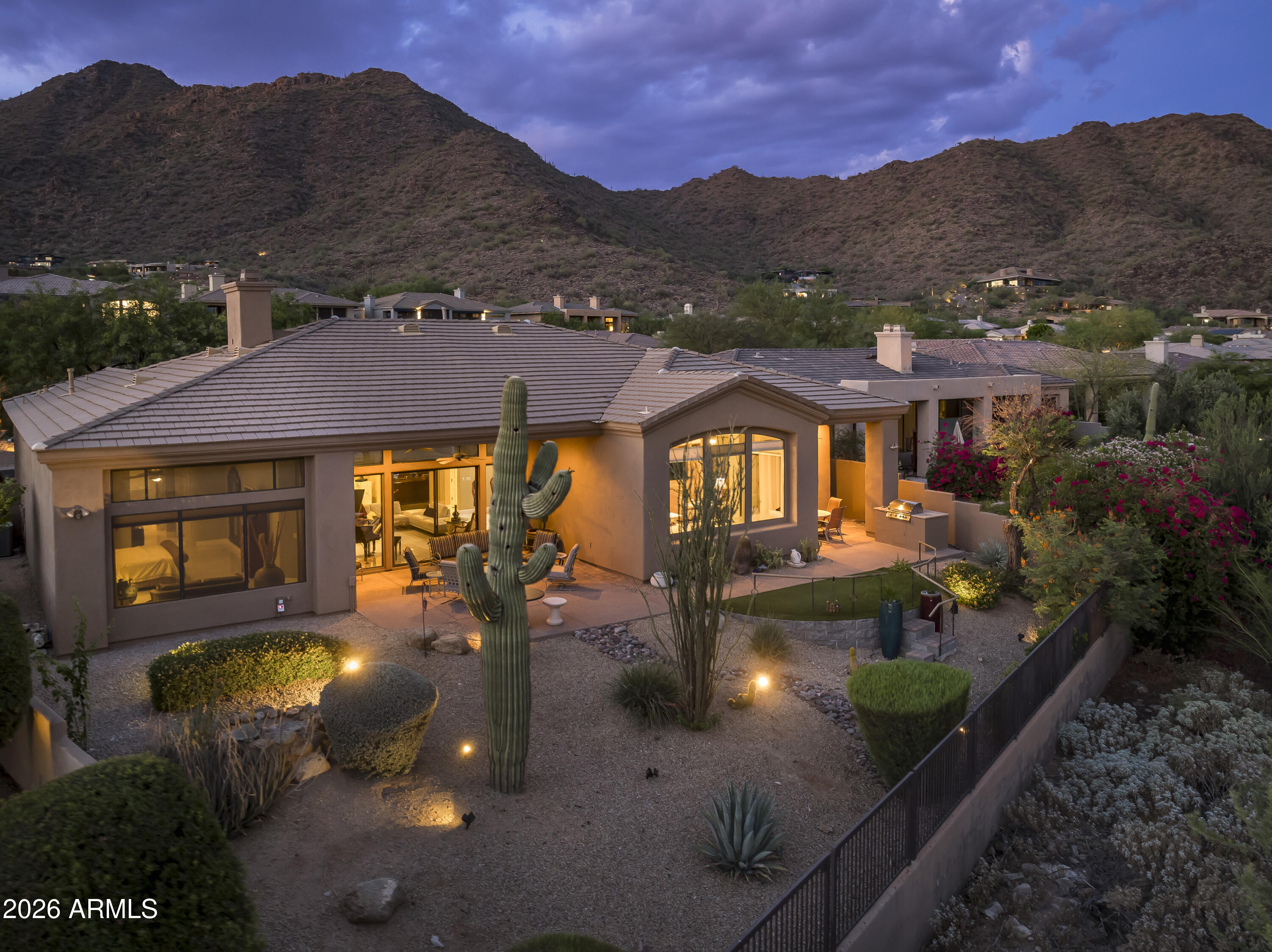 SCOTTSDALE MOUNTAIN - Residential