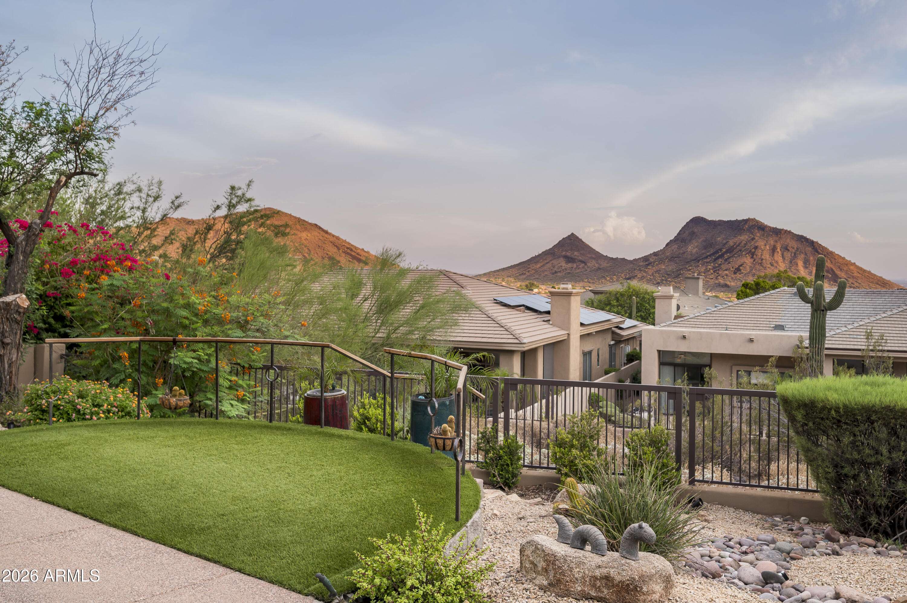 SCOTTSDALE MOUNTAIN - Residential