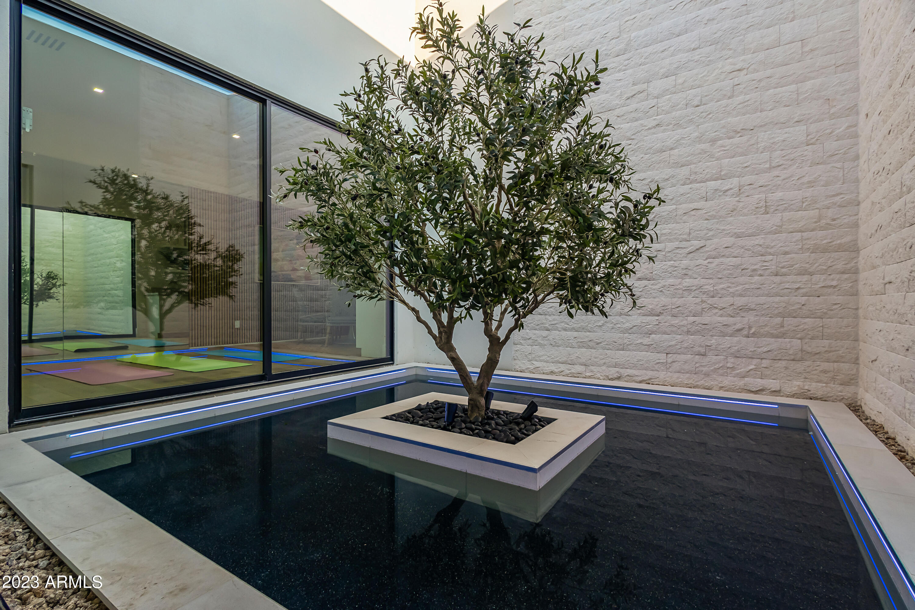 MCDONALD ESTATES - Residential
