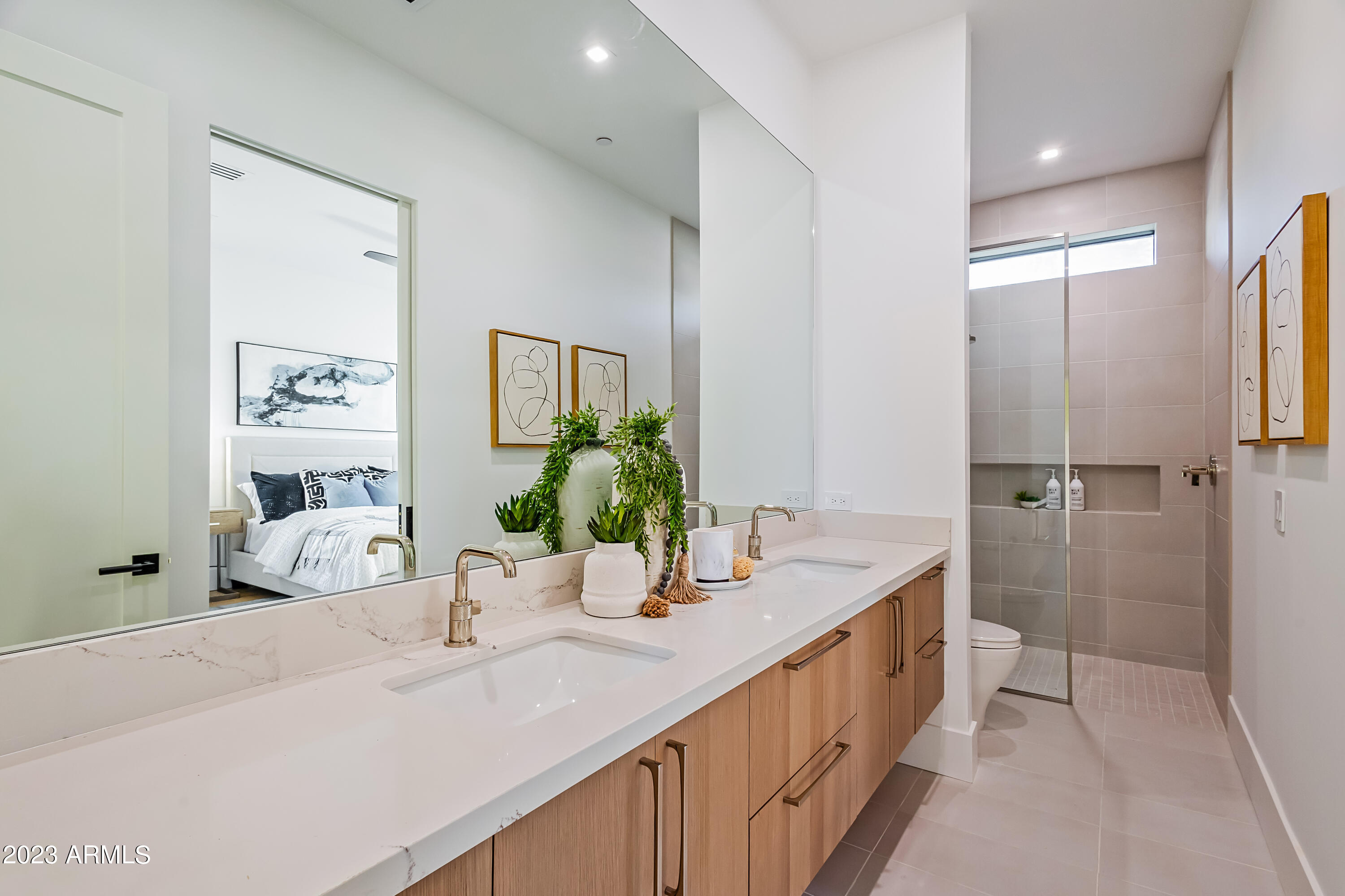 MCDONALD ESTATES - Residential