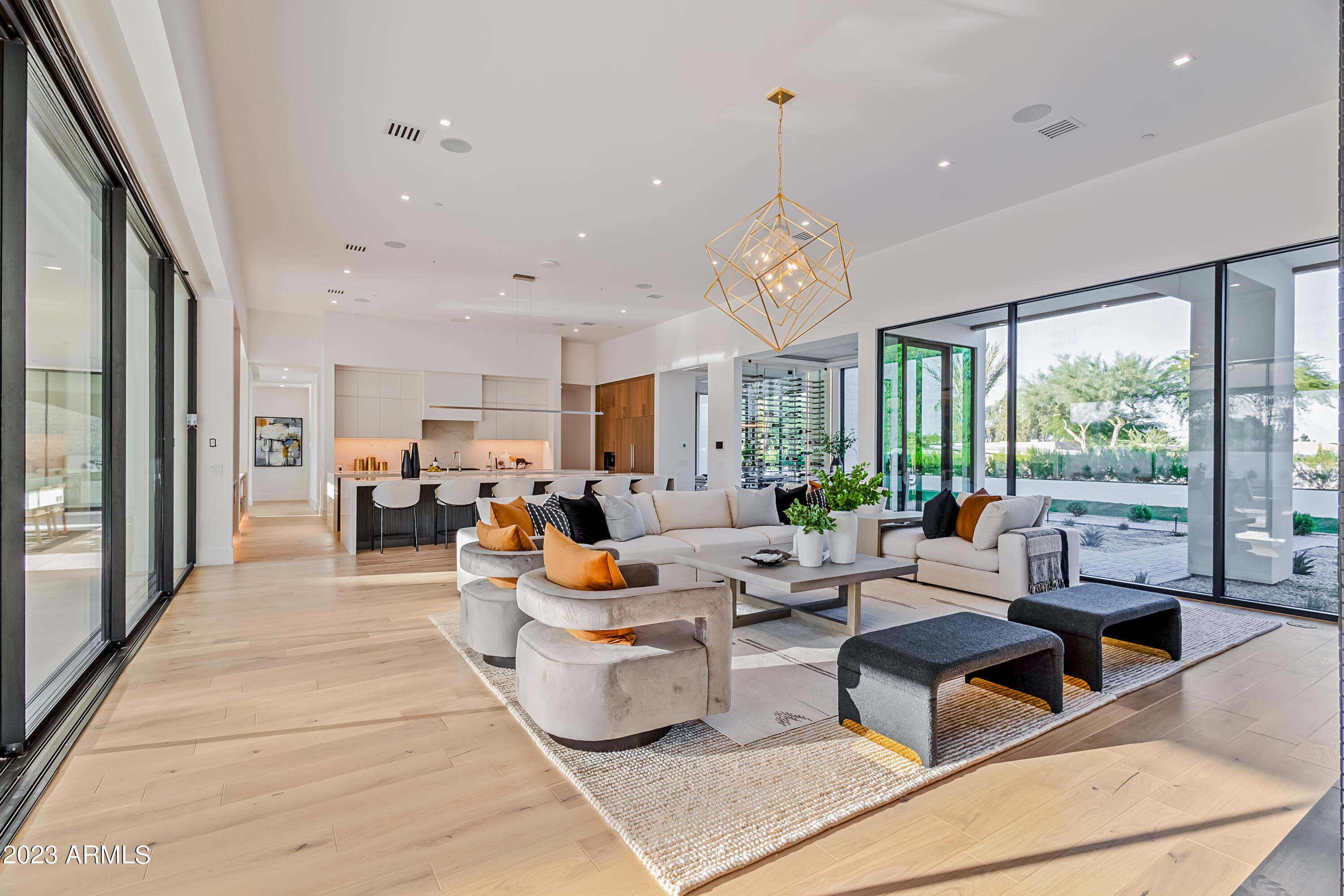MCDONALD ESTATES - Residential