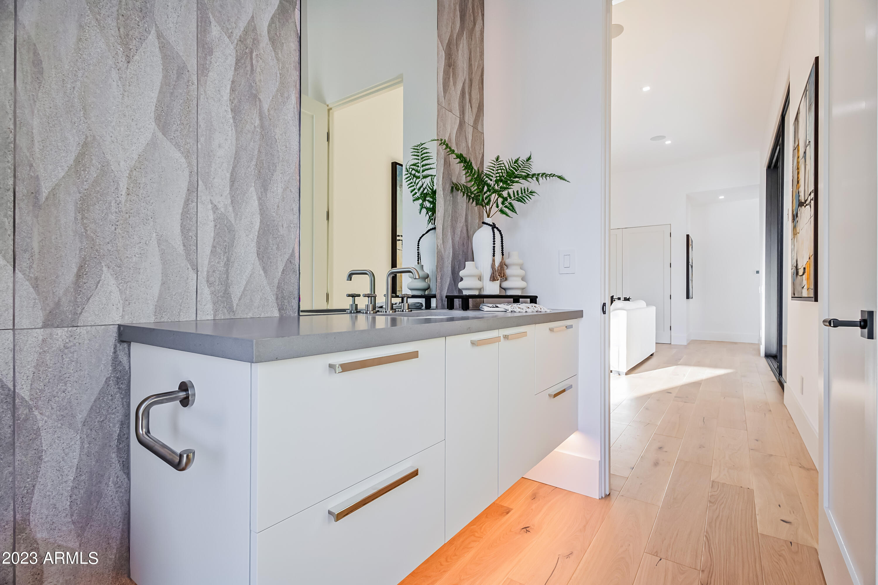 MCDONALD ESTATES - Residential
