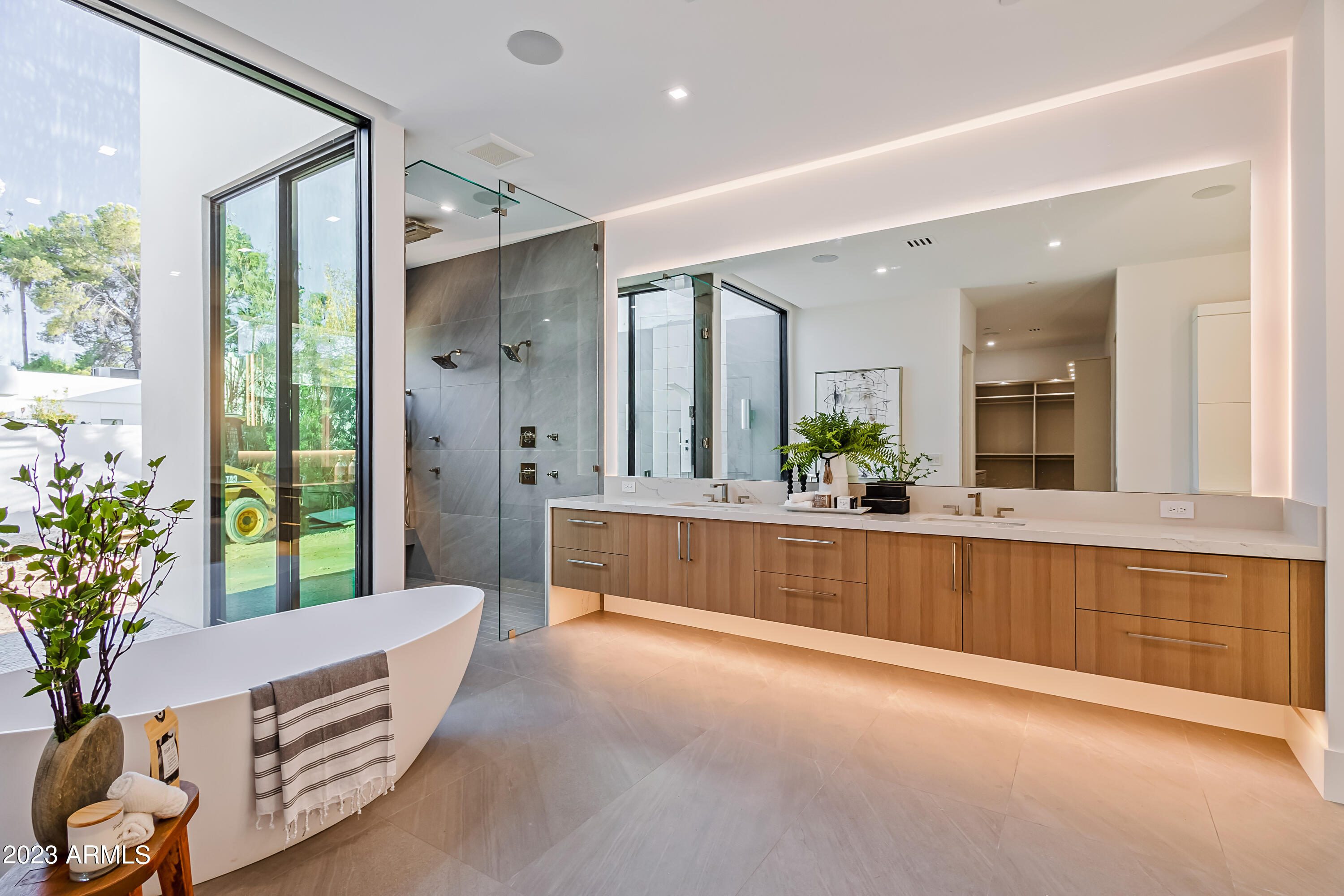 MCDONALD ESTATES - Residential