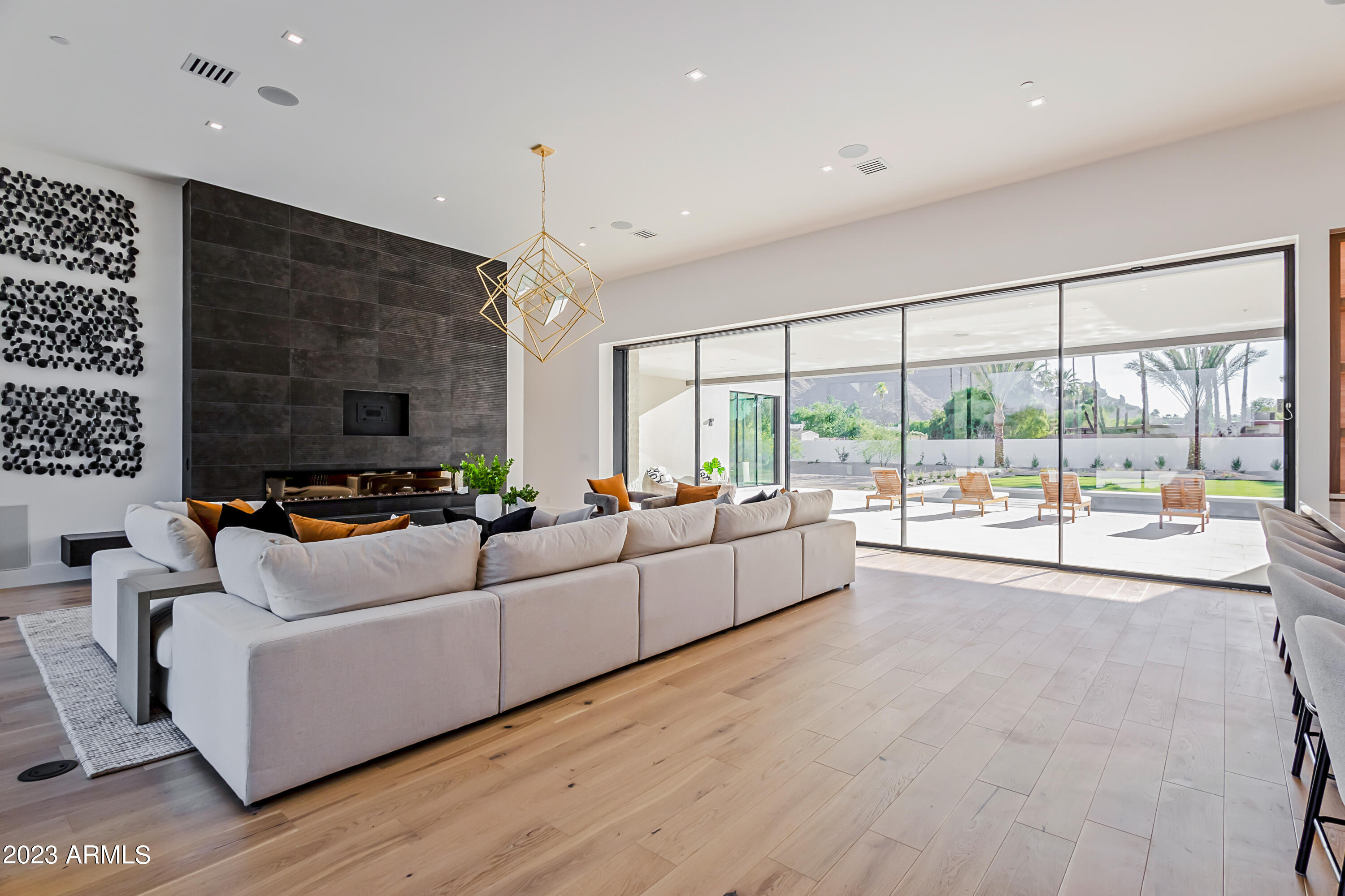 MCDONALD ESTATES - Residential