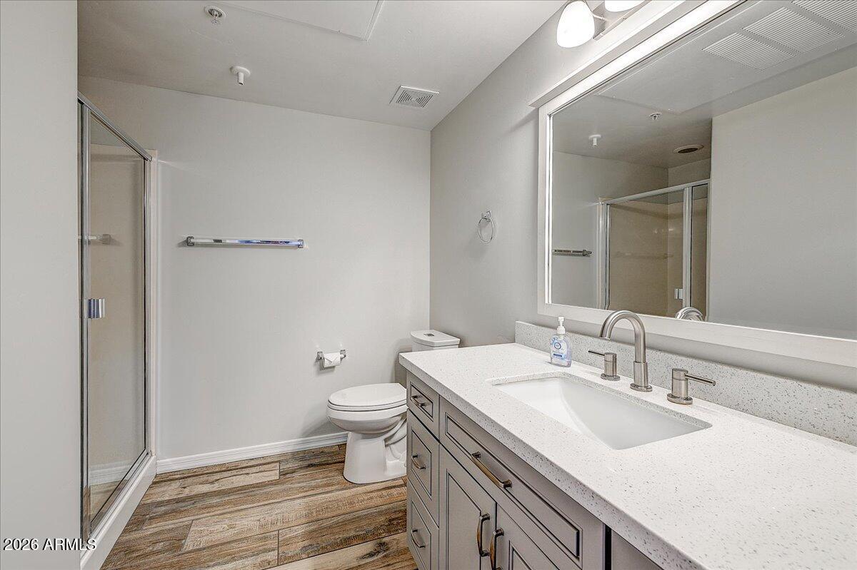 LA VERNE CONDOMINIUMS REPLAT - Residential