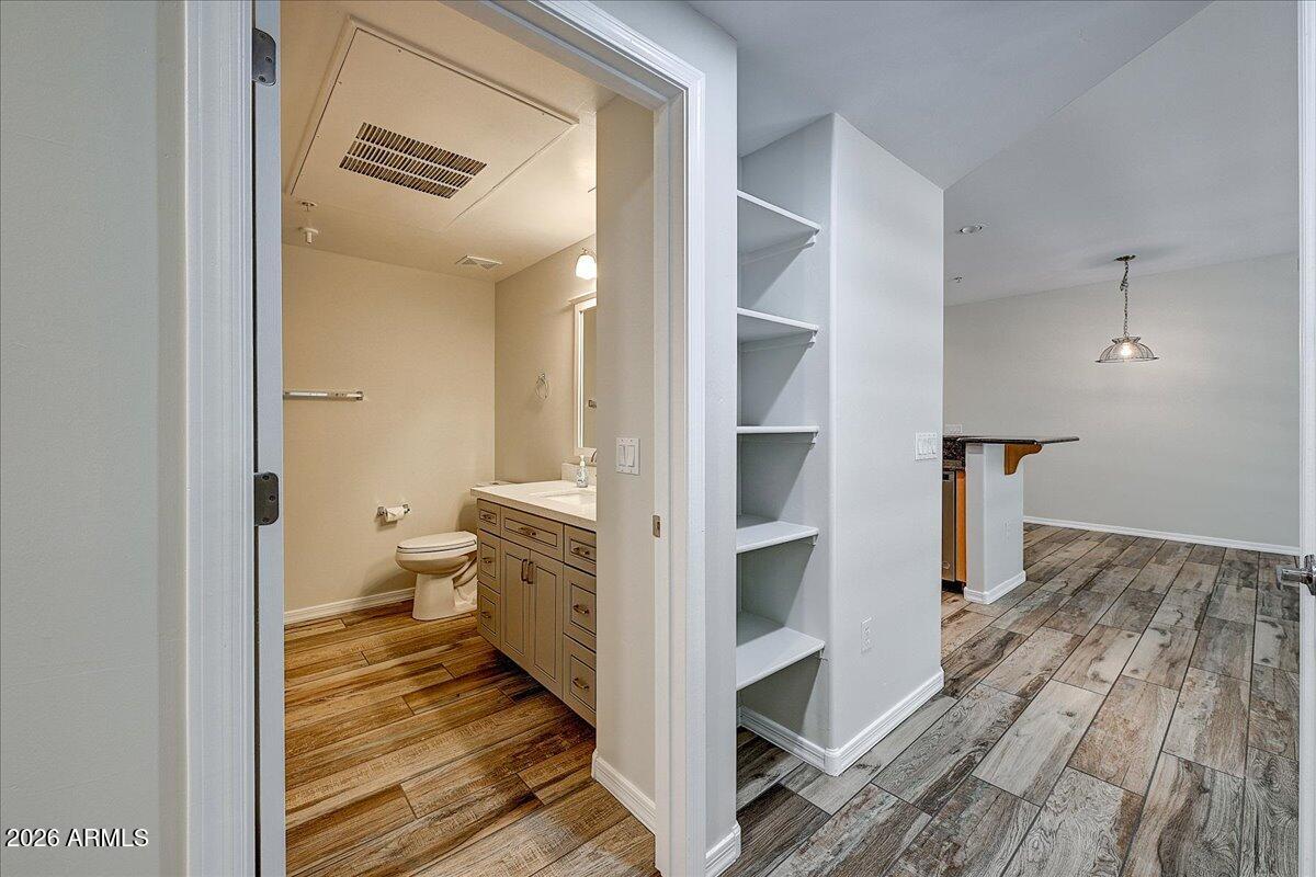 LA VERNE CONDOMINIUMS REPLAT - Residential