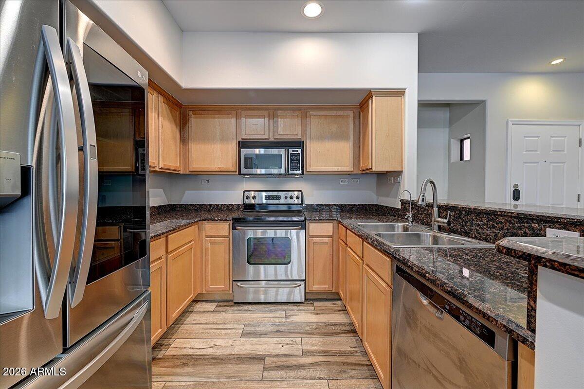 LA VERNE CONDOMINIUMS REPLAT - Residential