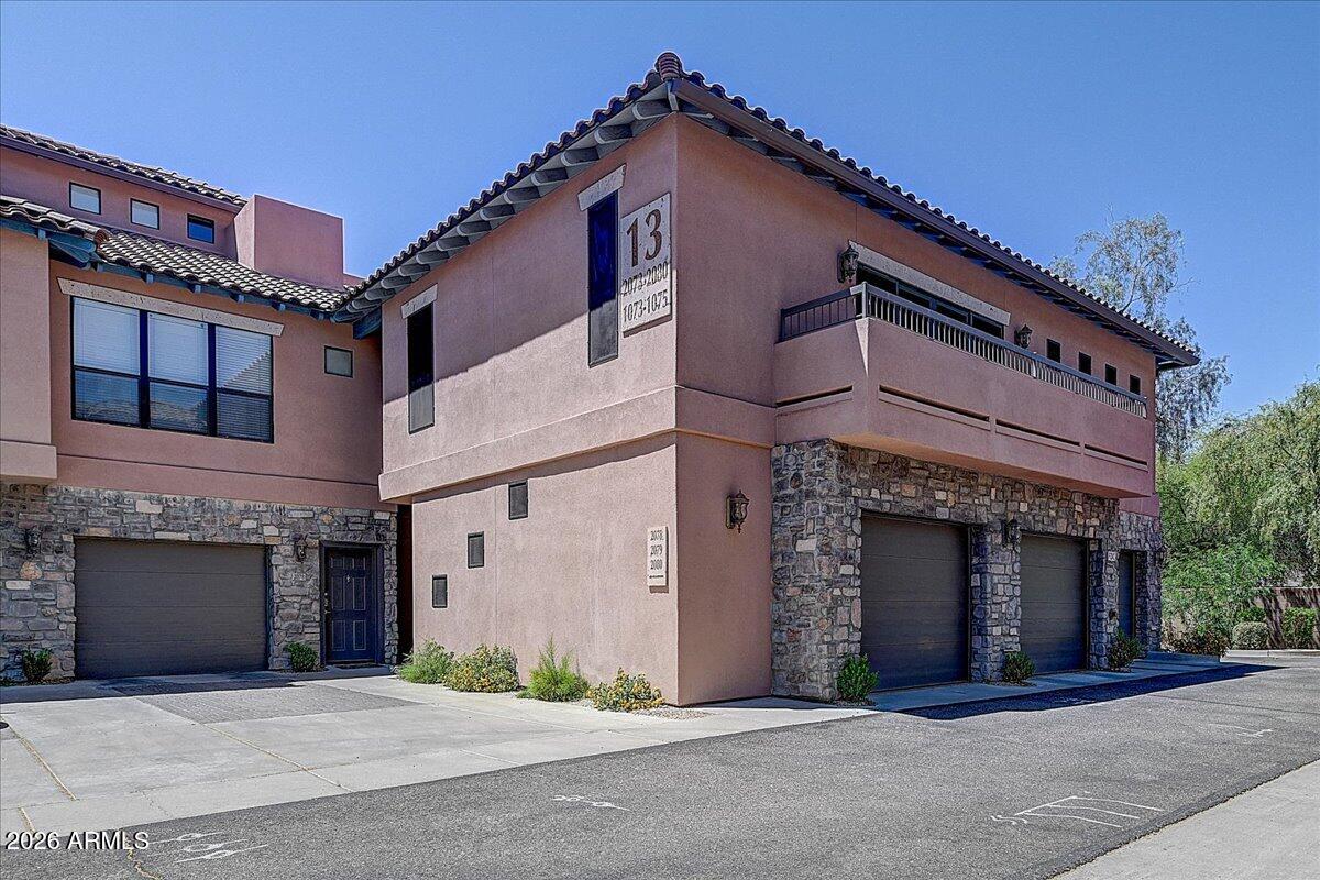 LA VERNE CONDOMINIUMS REPLAT - Residential