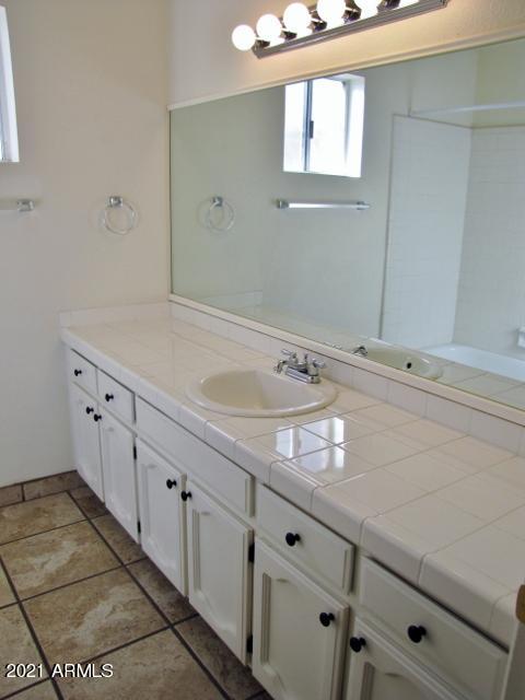 VISTA VILLAGE UNIT 5 - Residential Lease