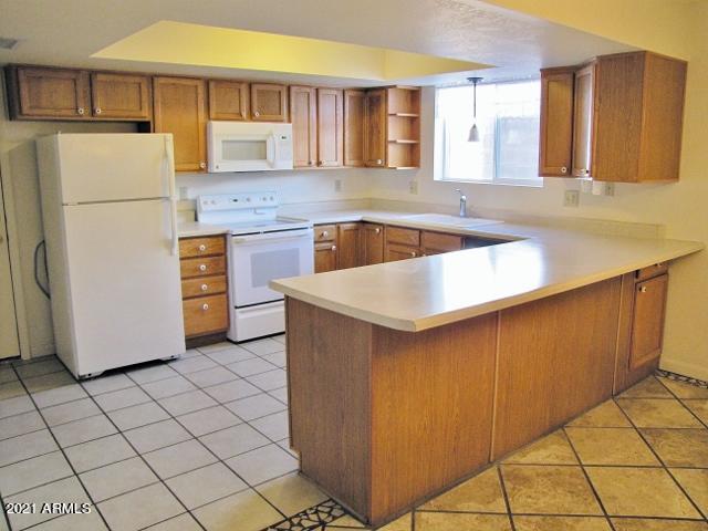 VISTA VILLAGE UNIT 5 - Residential Lease
