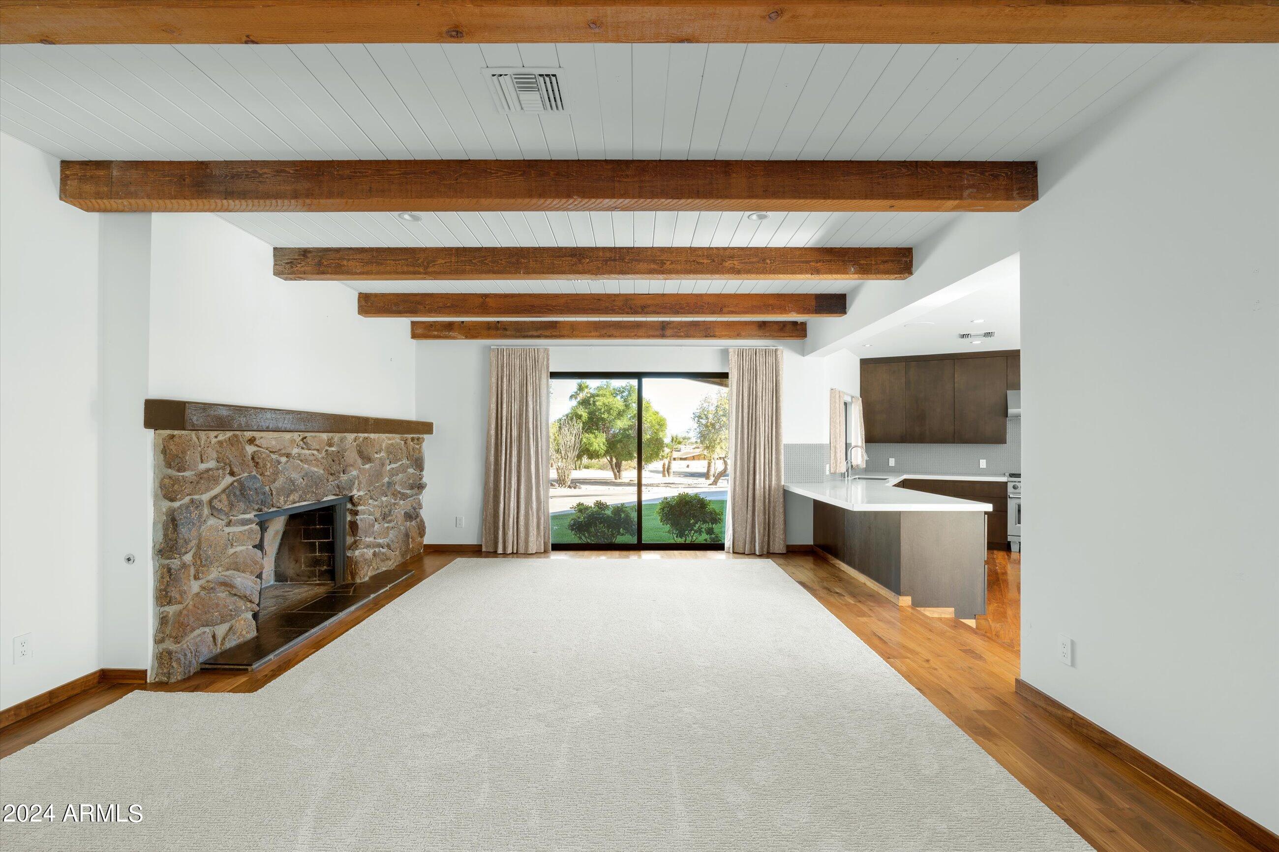 ROLLING HILLS - Residential
