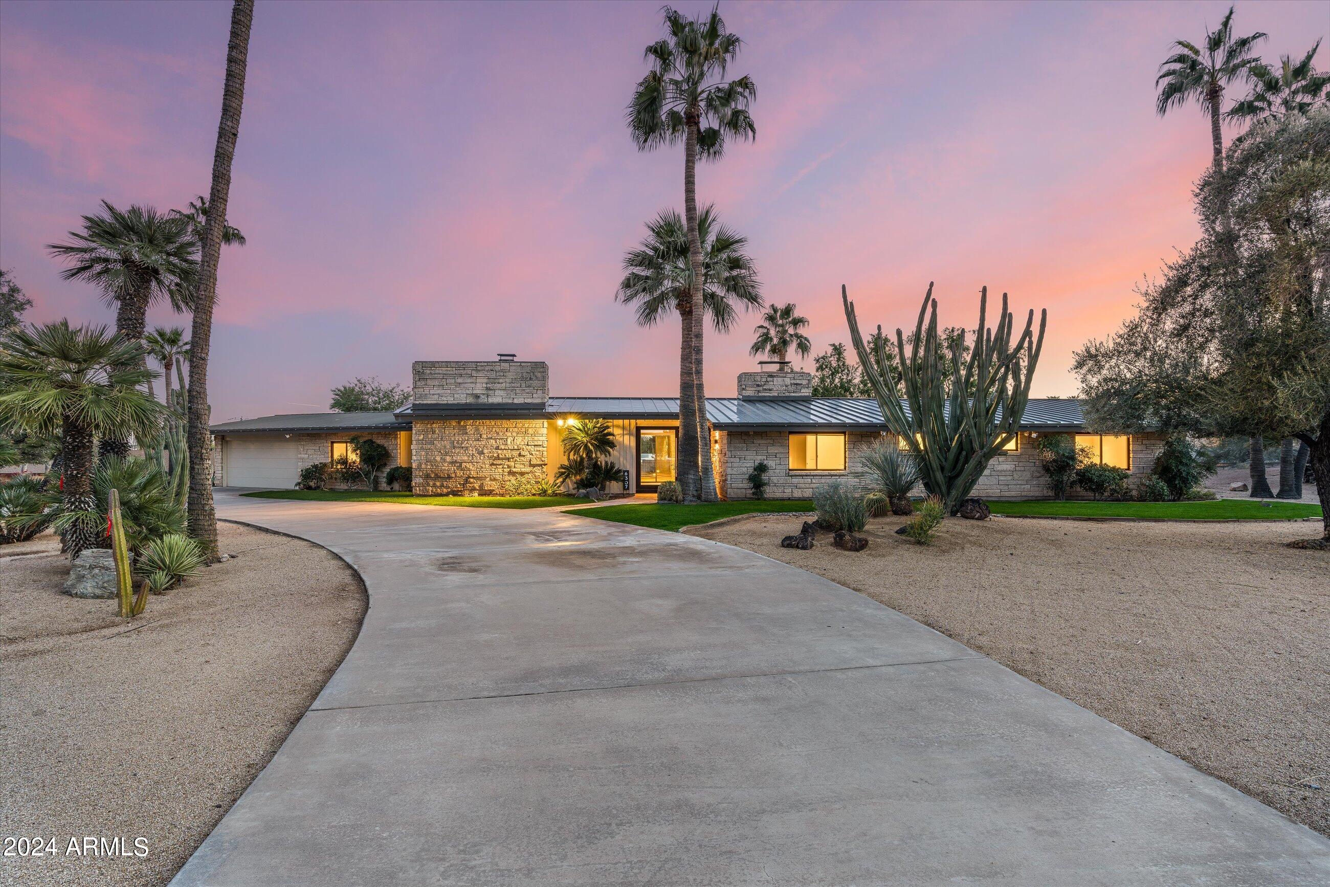 ROLLING HILLS - Residential