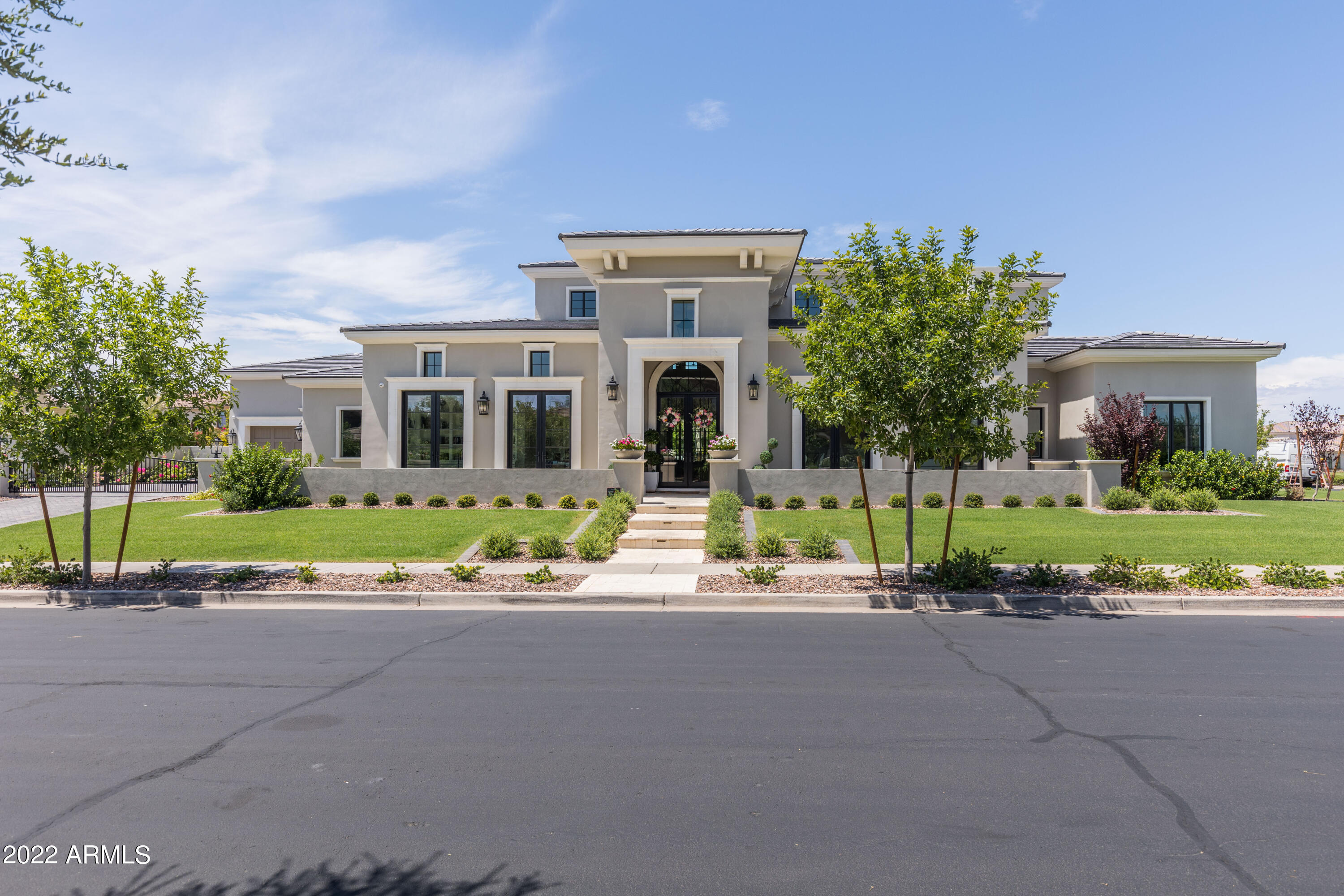 Exquisite custom in Fulton Island. Nothing was missed from the curb appeal to every grout line. This is truly a masterpiece and must be seen to fully appreciate.
