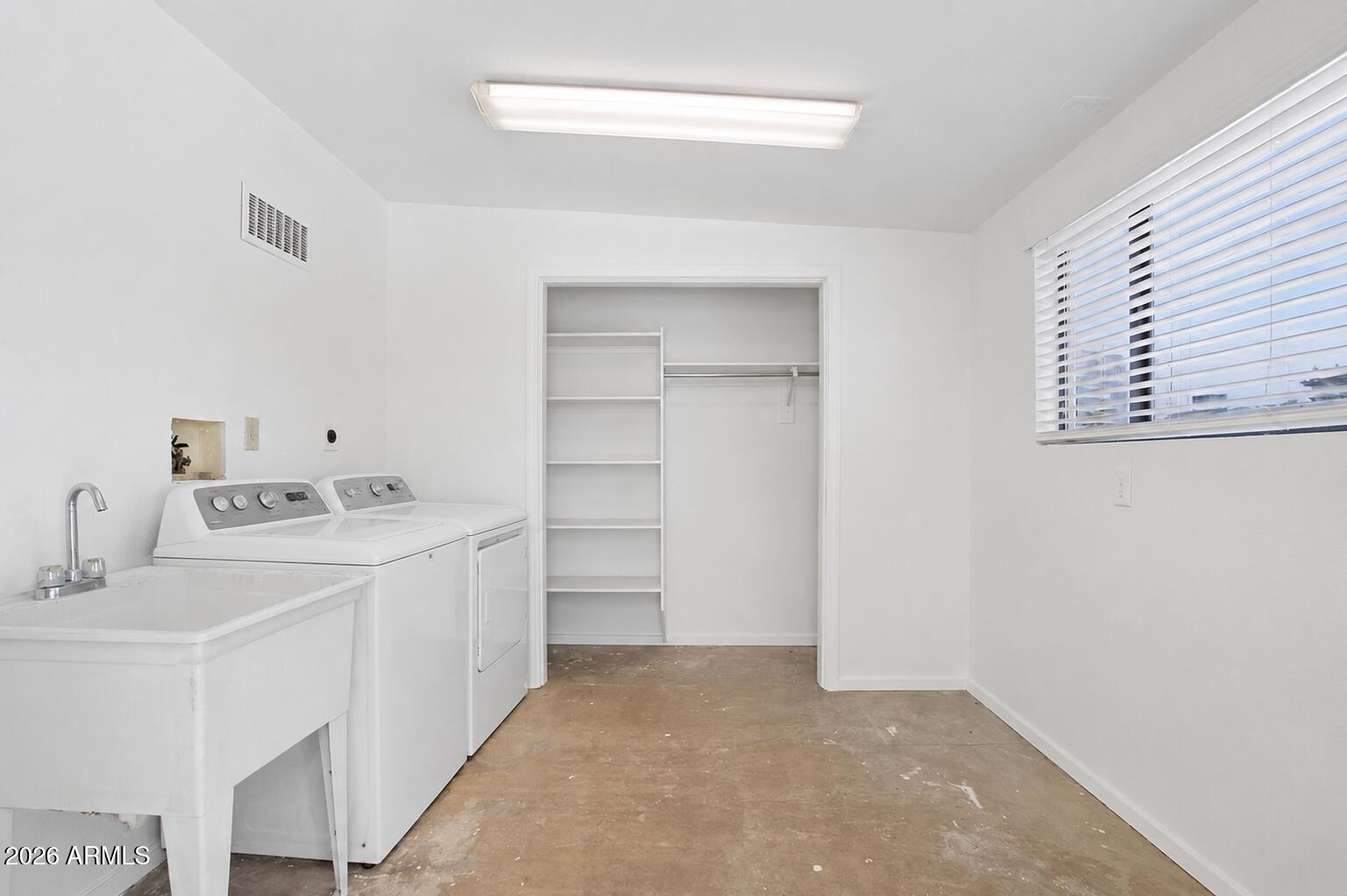 TIERRA ESTE PARK UNIT 4 - Residential