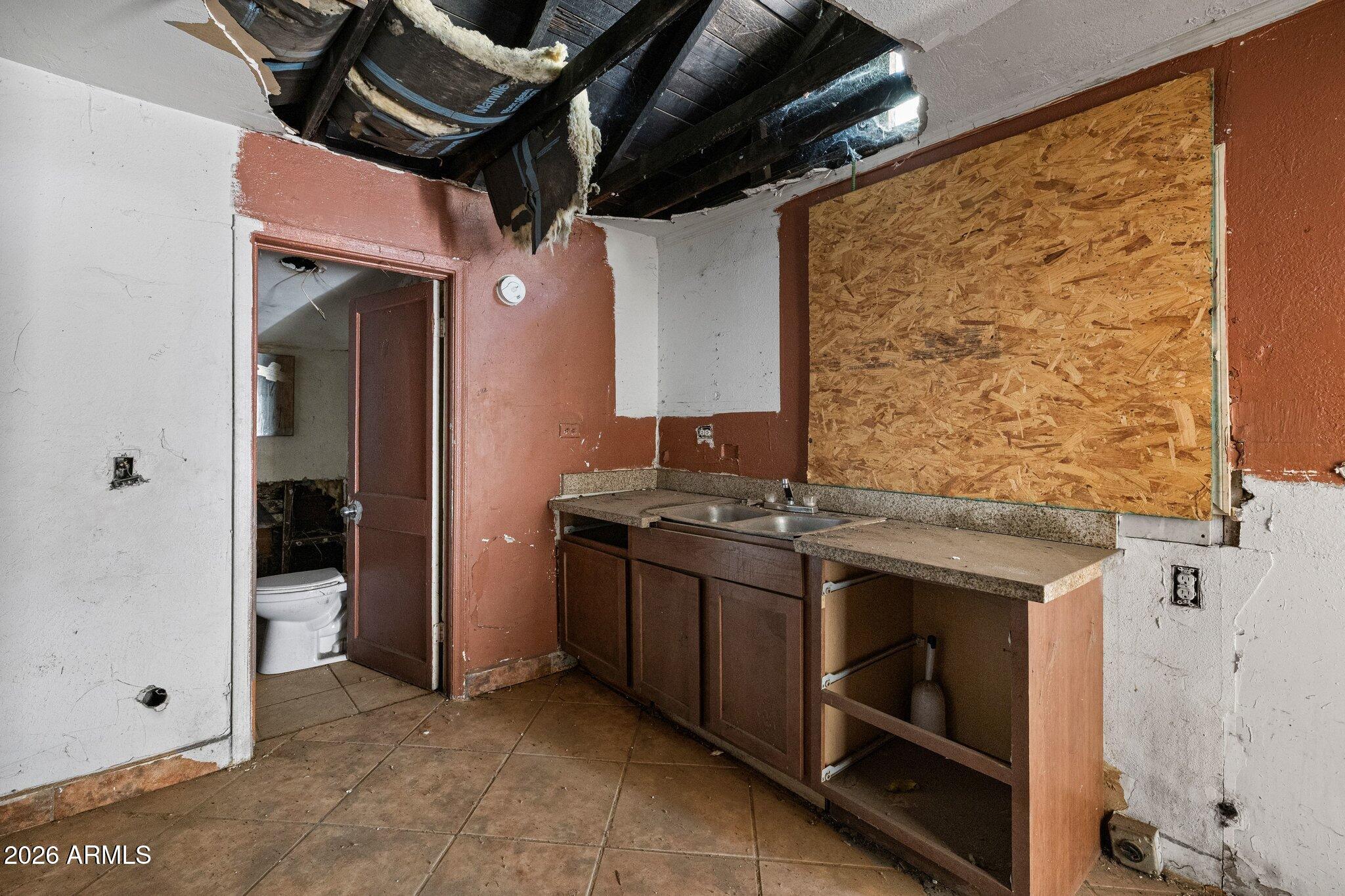 CAPITOL BLK 43, 44, 35-38, 29, 30 - Residential Income