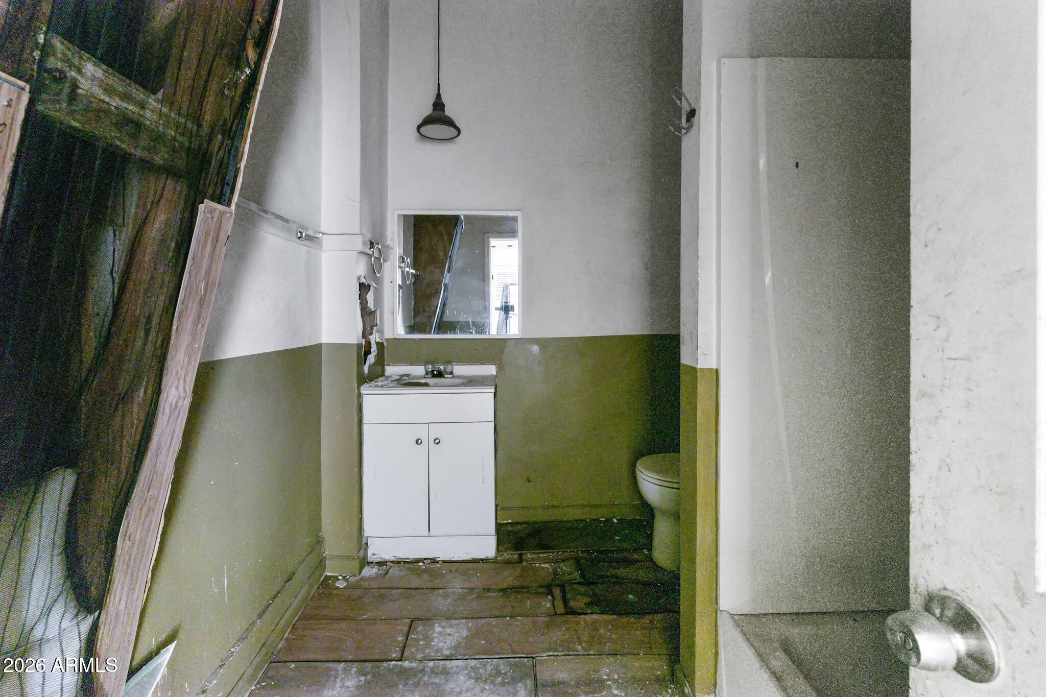 CAPITOL BLK 43, 44, 35-38, 29, 30 - Residential Income