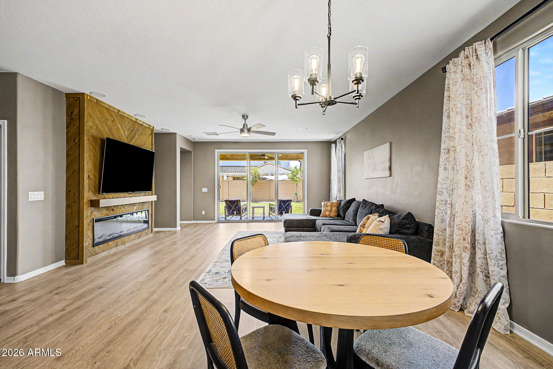 HAWES CROSSING VILLAGE 2 PARCEL A REPLAT - Residential